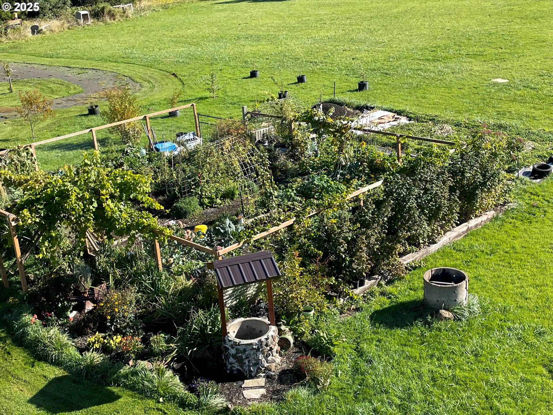 main property photo 30