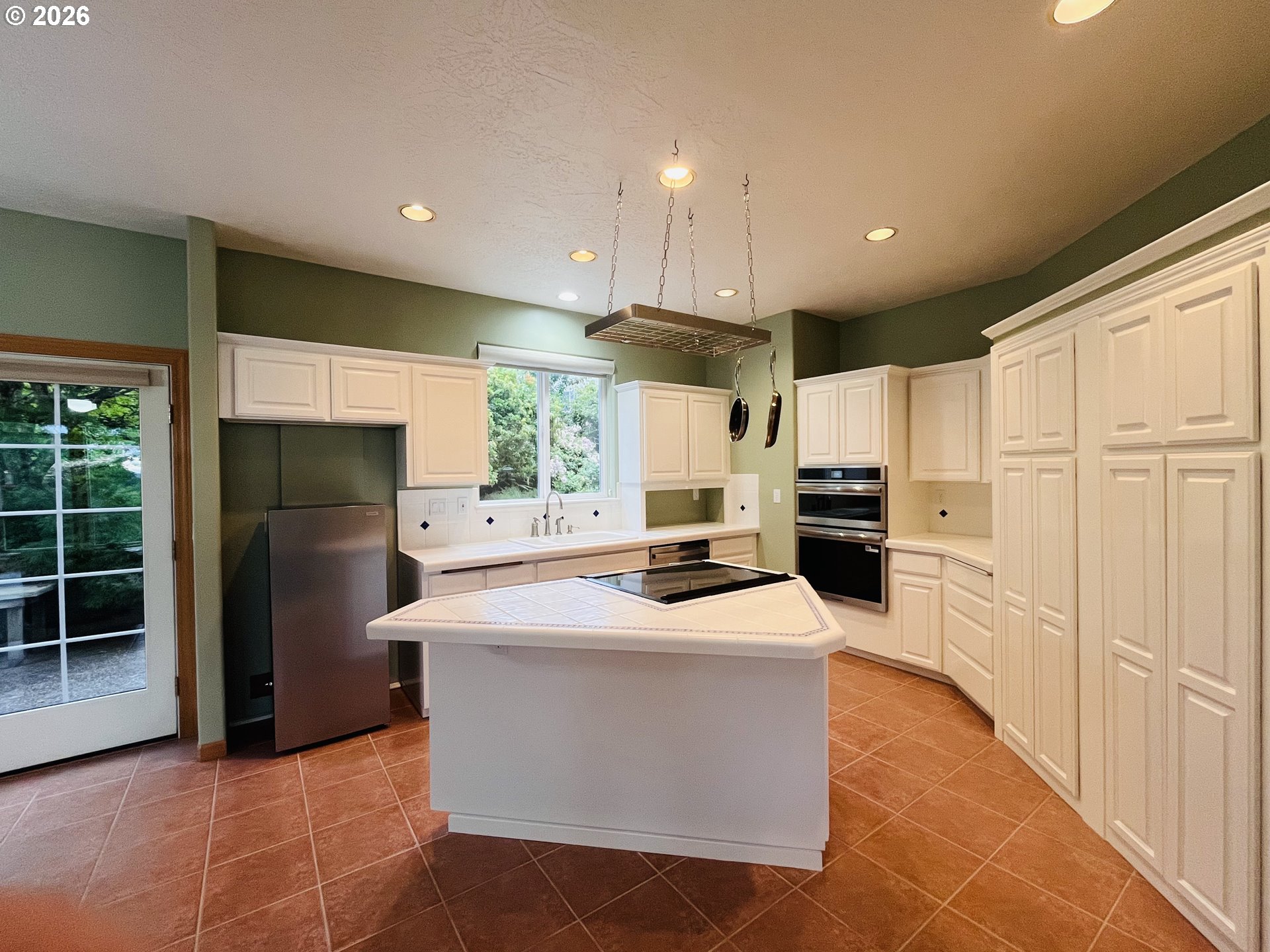 main property photo 9