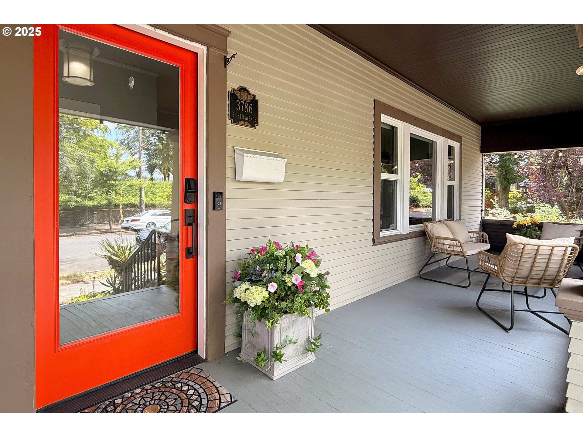 property viewer photo 1
