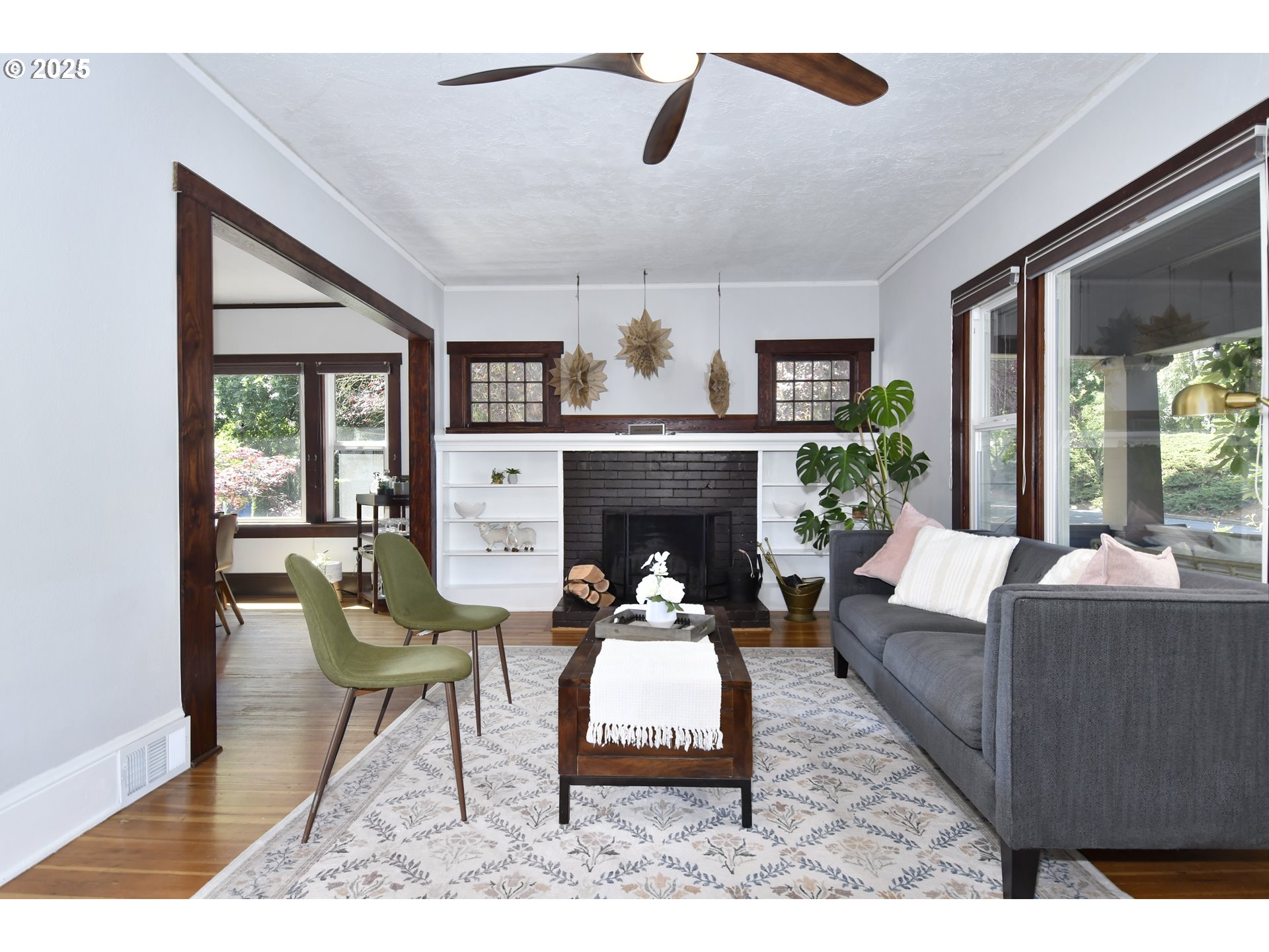 property viewer photo 2