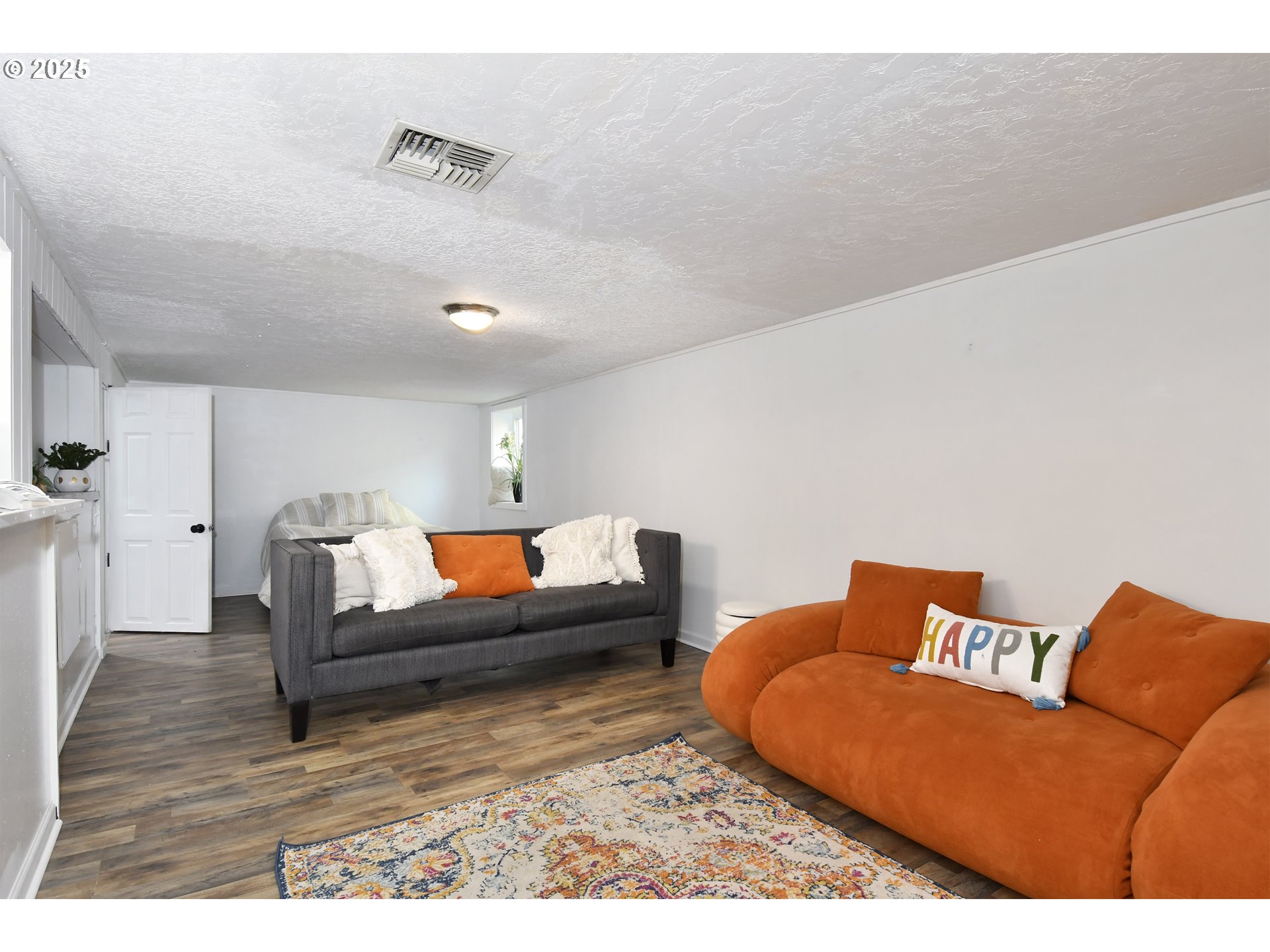 property viewer photo 23