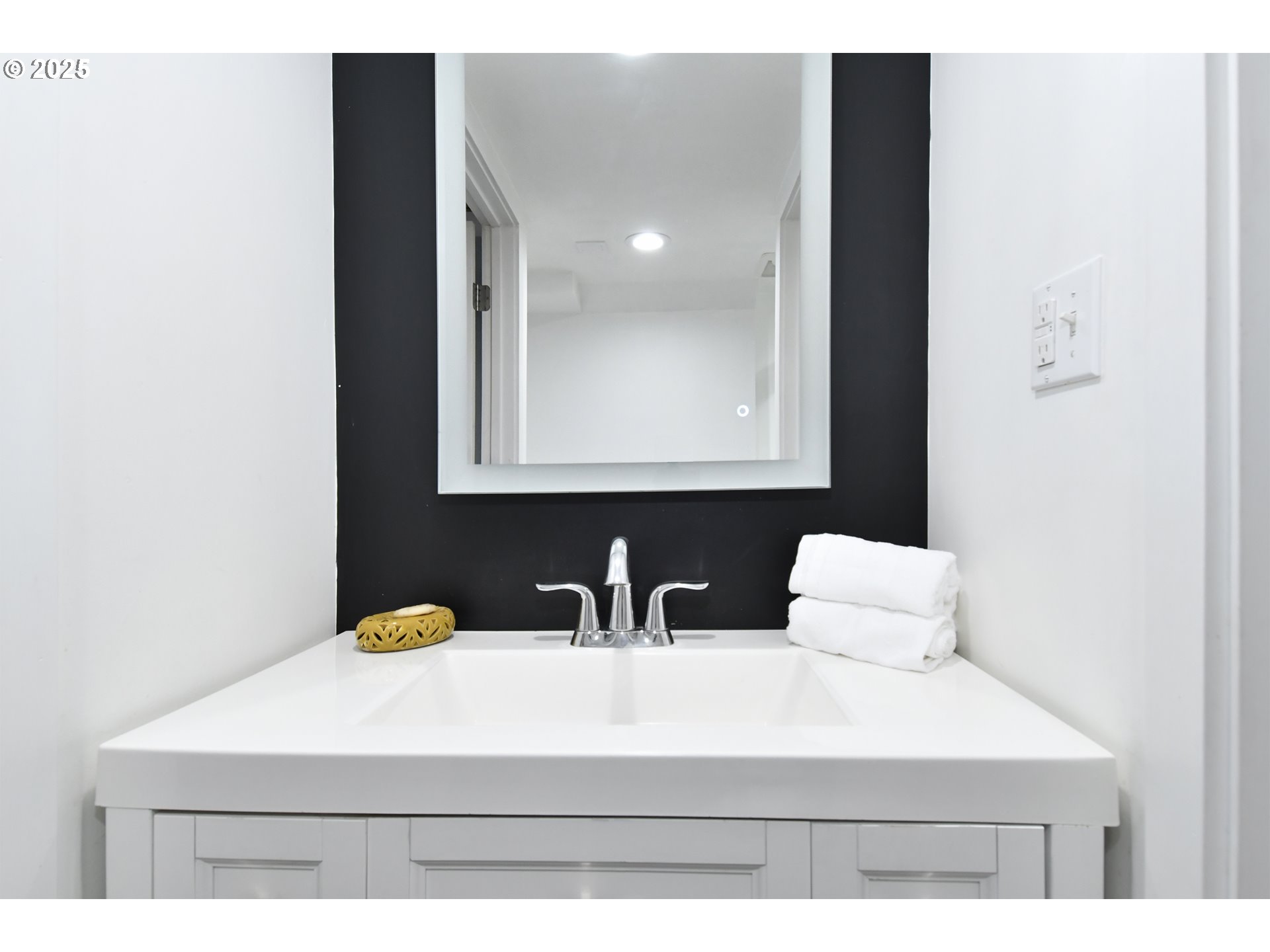 property viewer photo 27