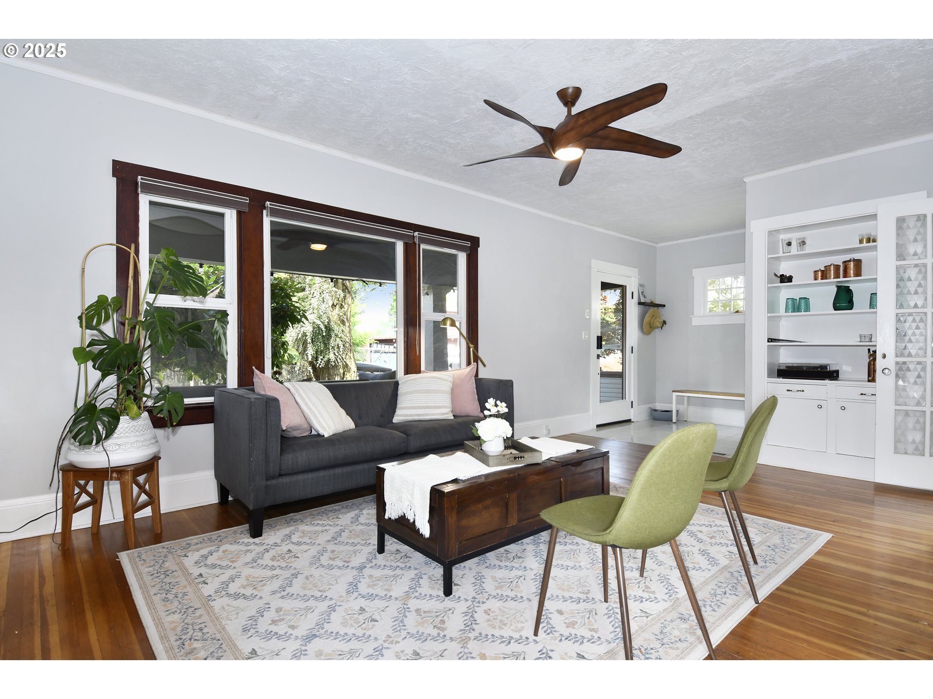 property viewer photo 4