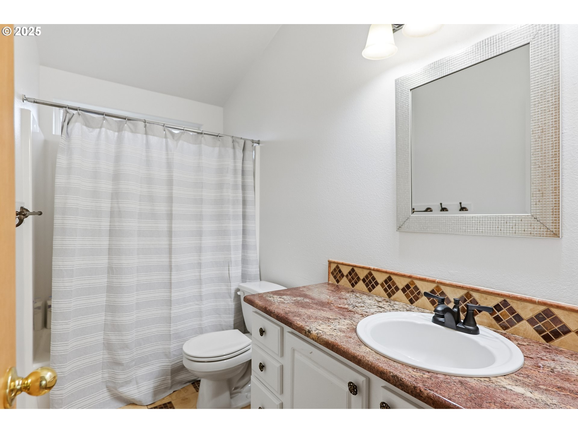 property viewer photo 18