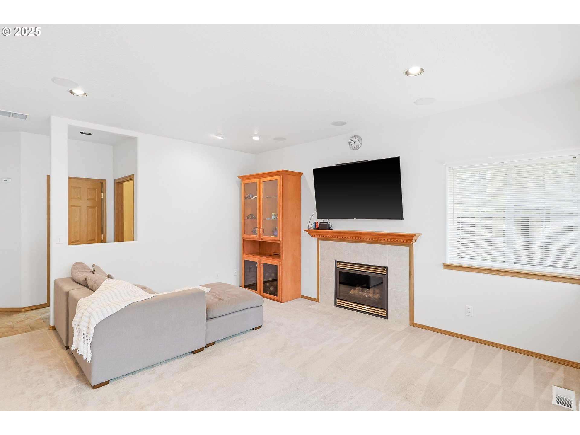 property viewer photo 9