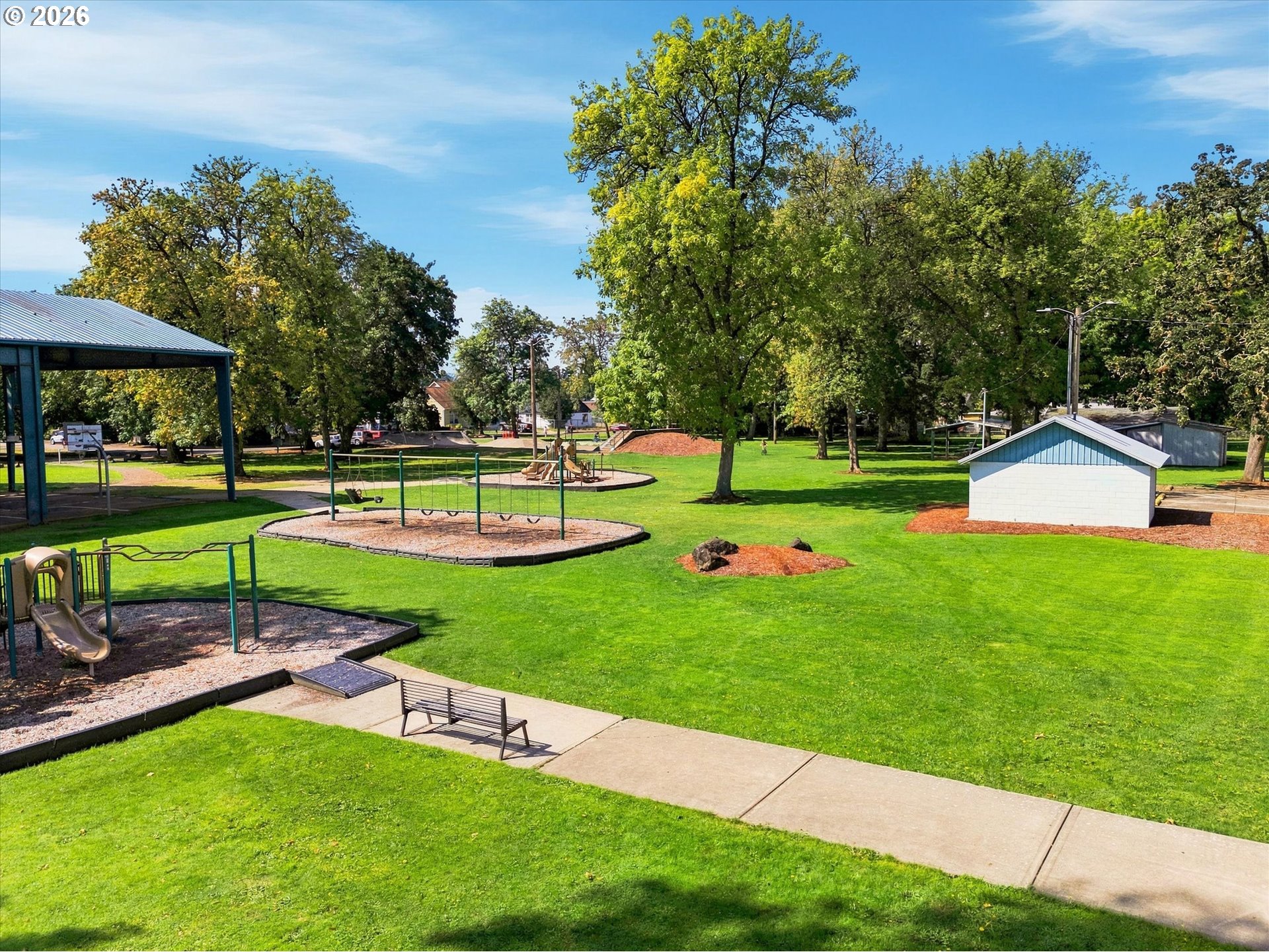 main property photo 40