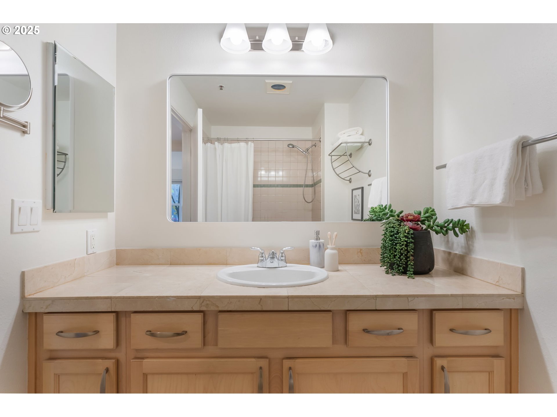 property viewer photo 10