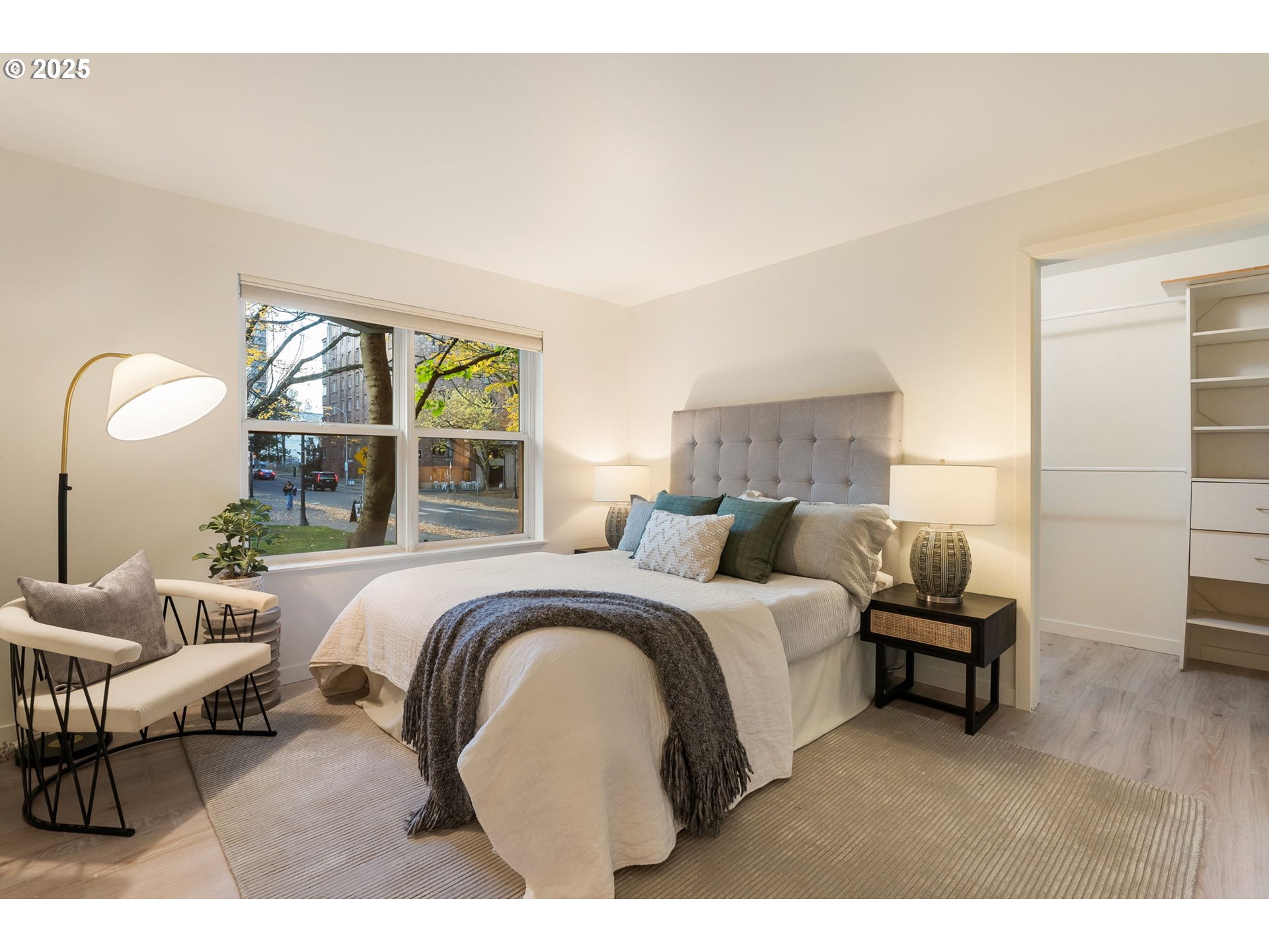 property viewer photo 11
