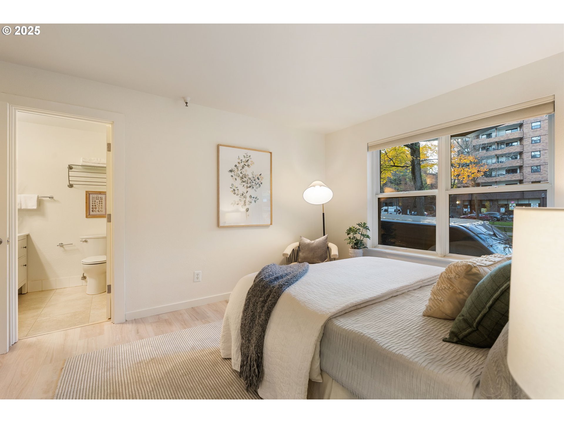 property viewer photo 14