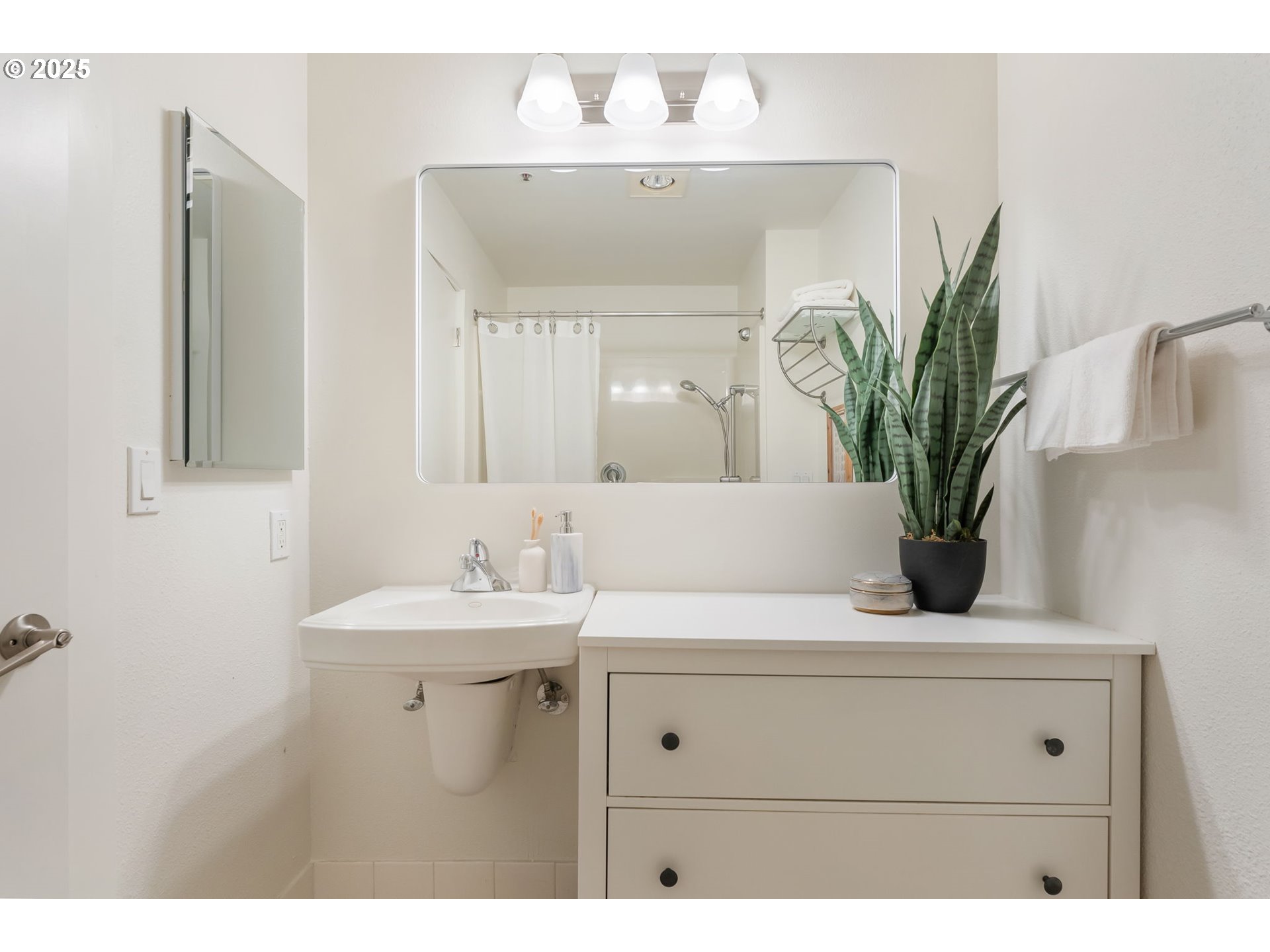 property viewer photo 15