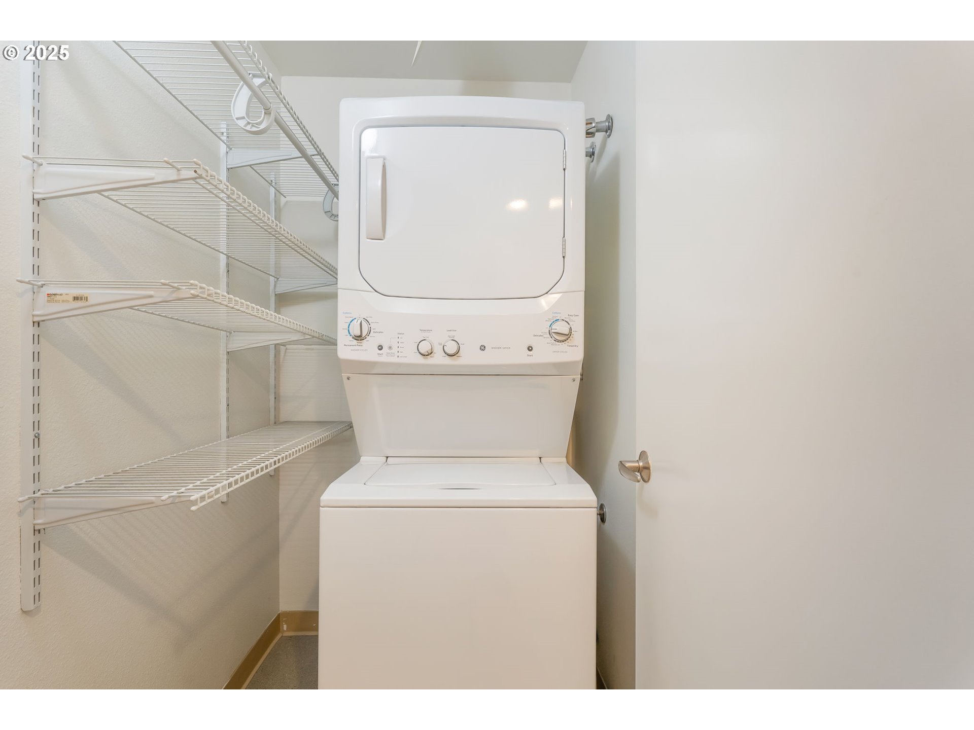 property viewer photo 18