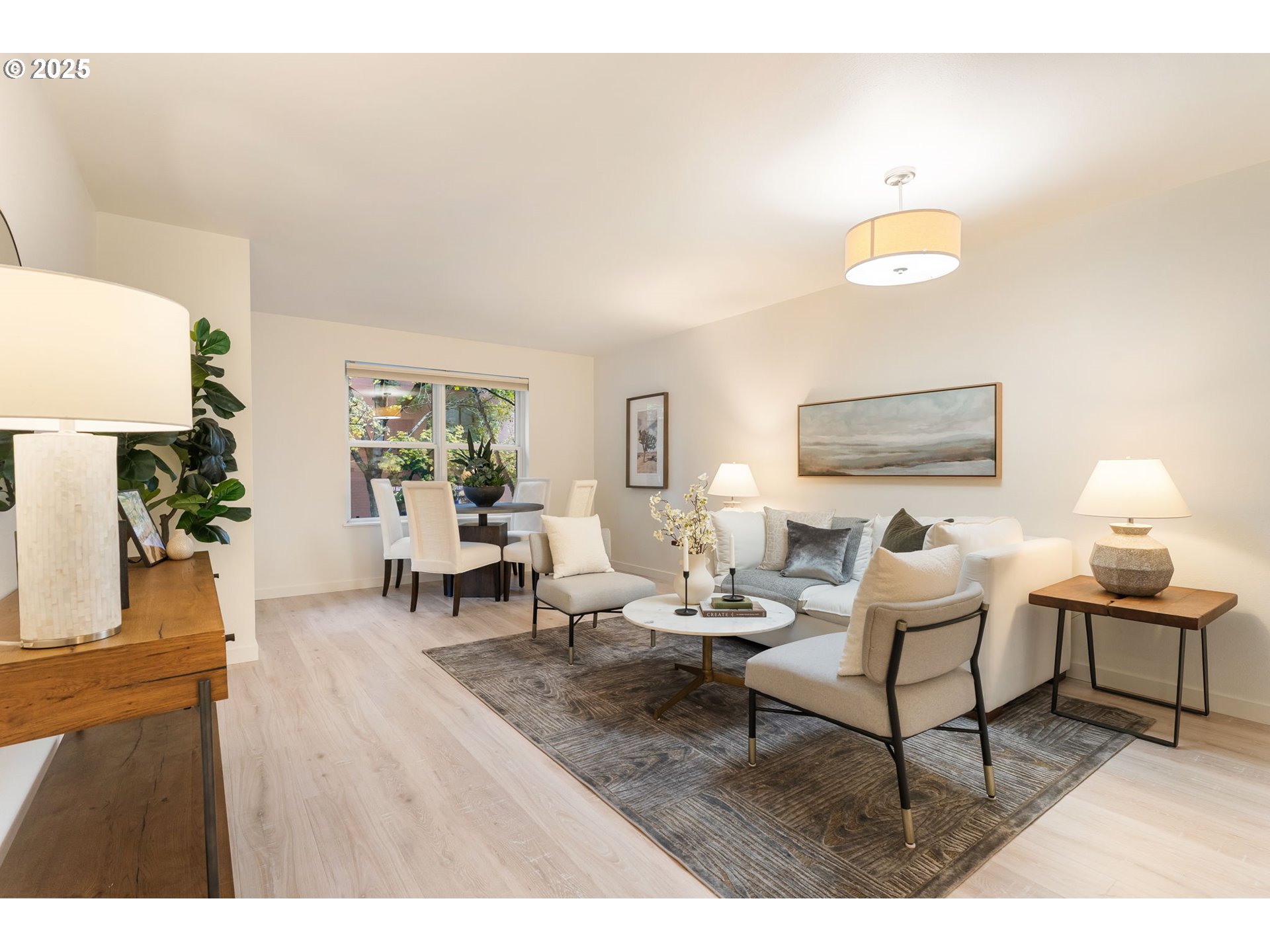 property viewer photo 2