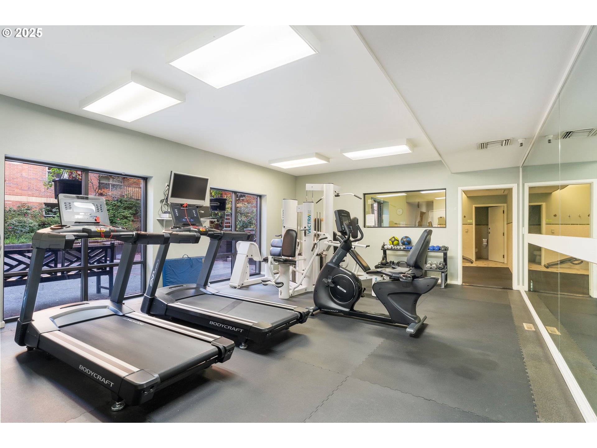 property viewer photo 26