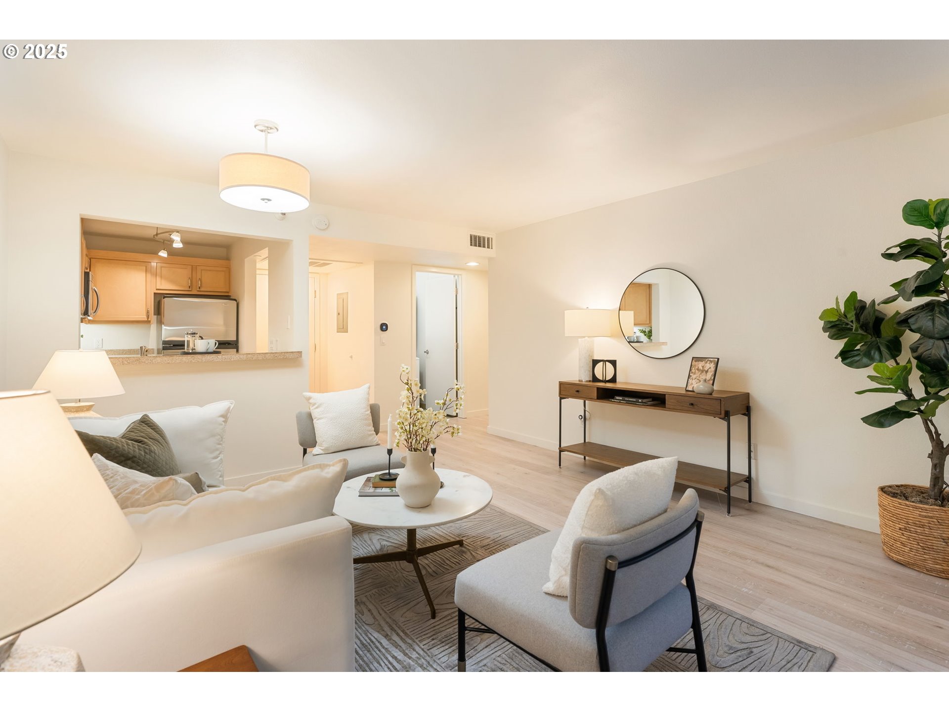 property viewer photo 4