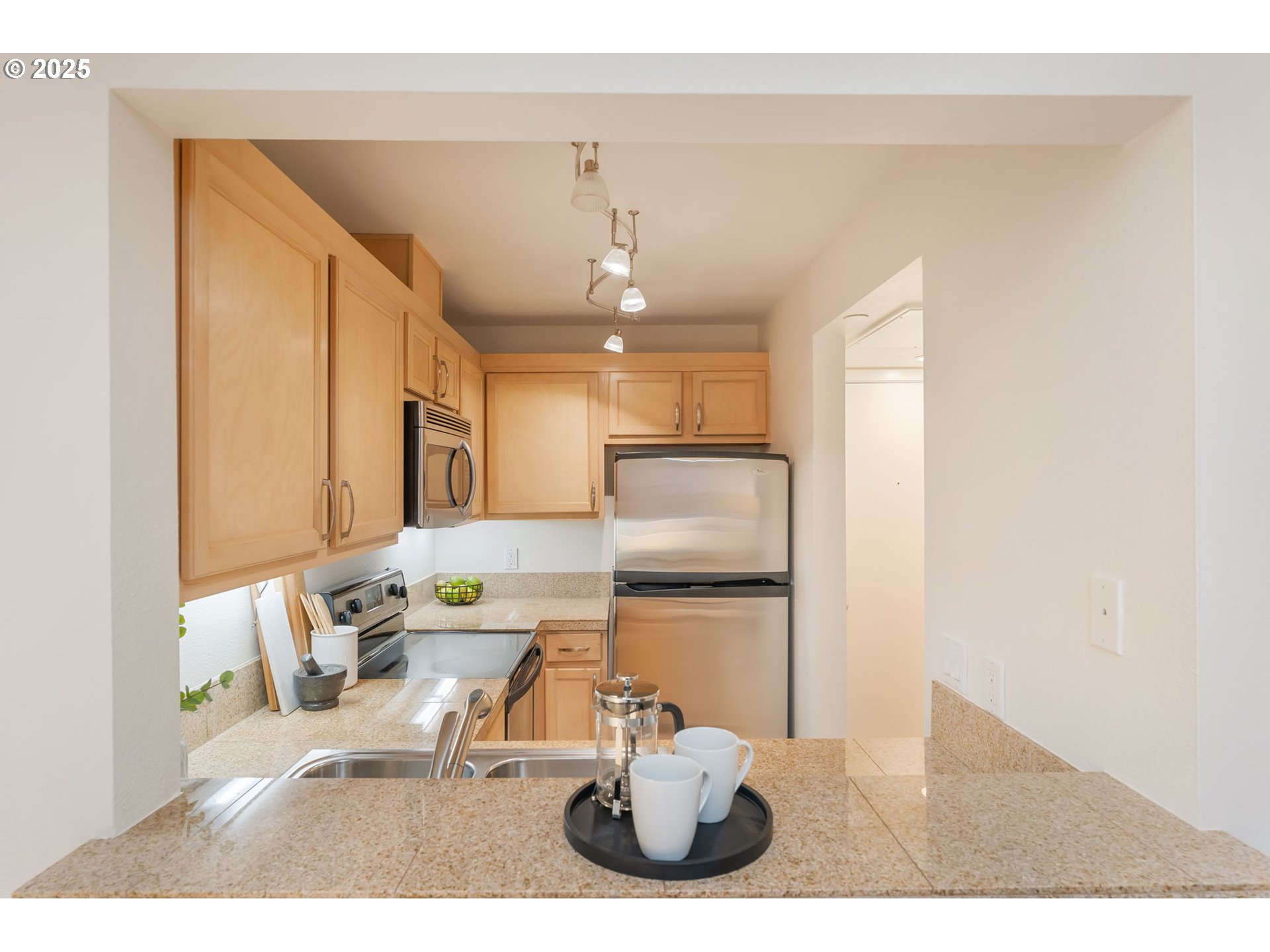 property viewer photo 6