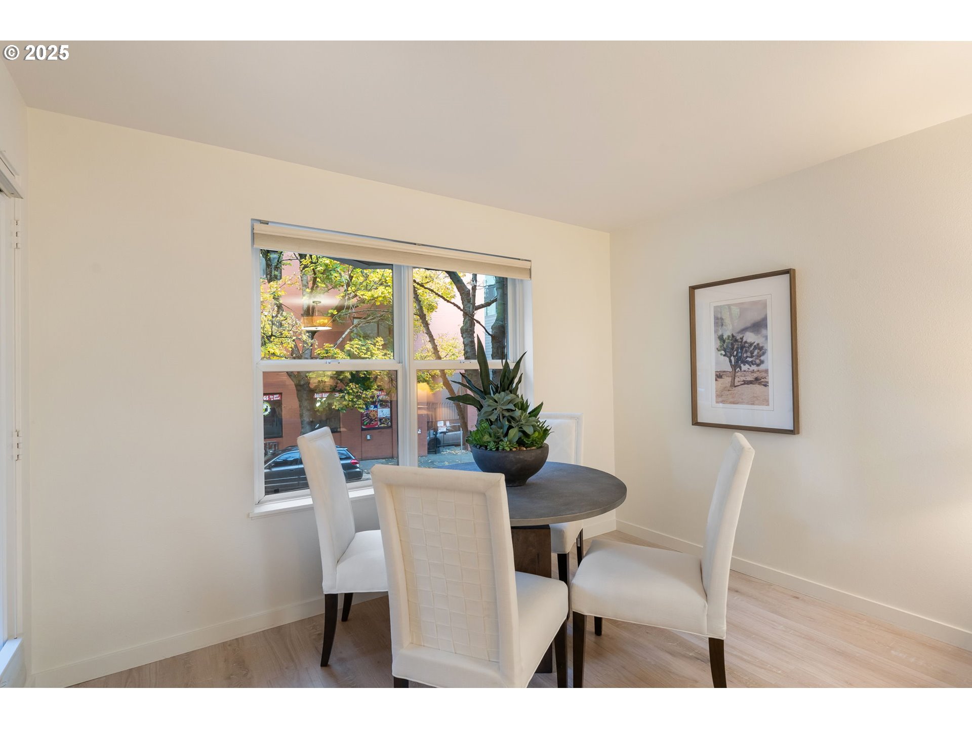 property viewer photo 8