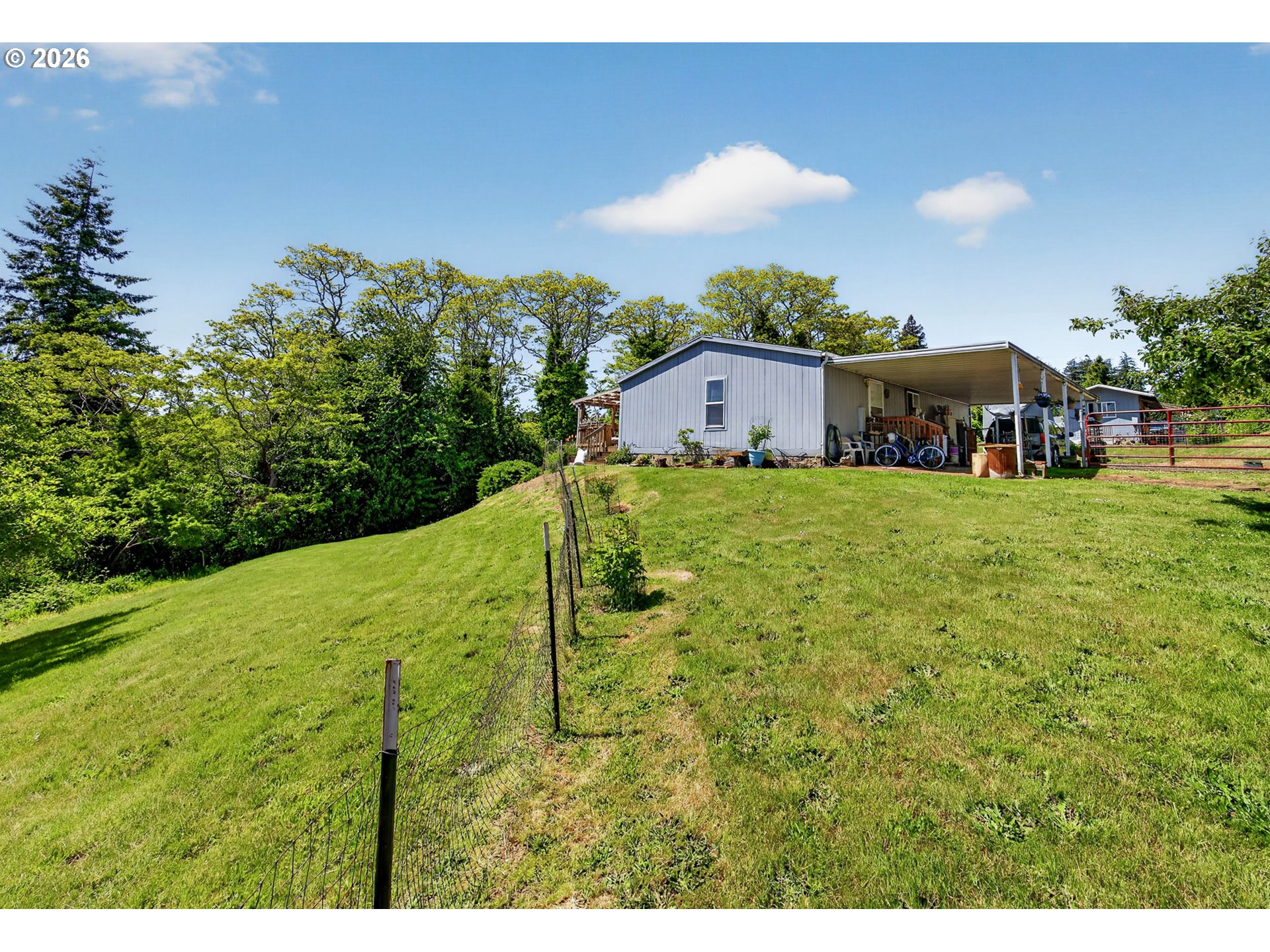 main property photo 4