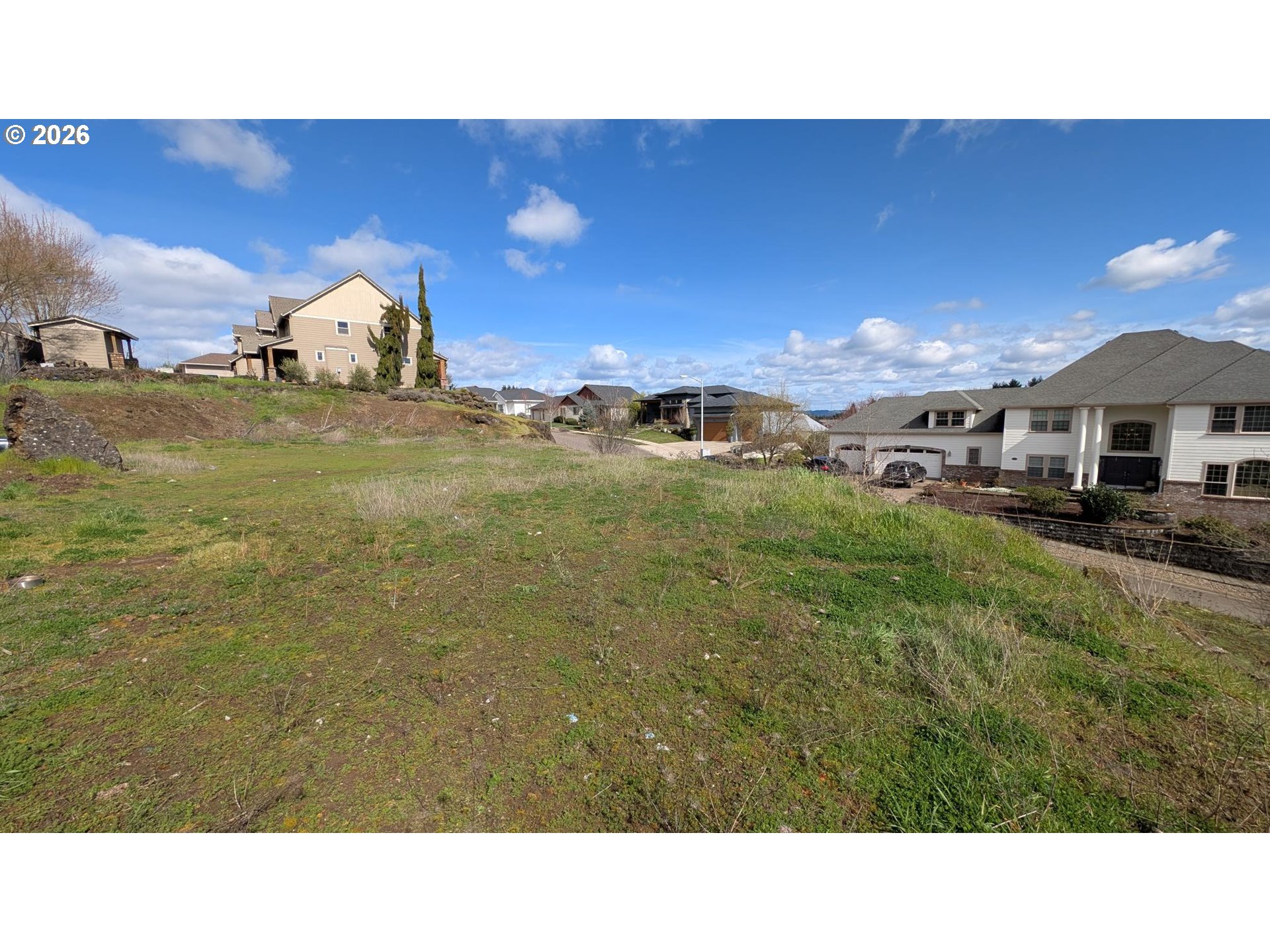 main property photo 12