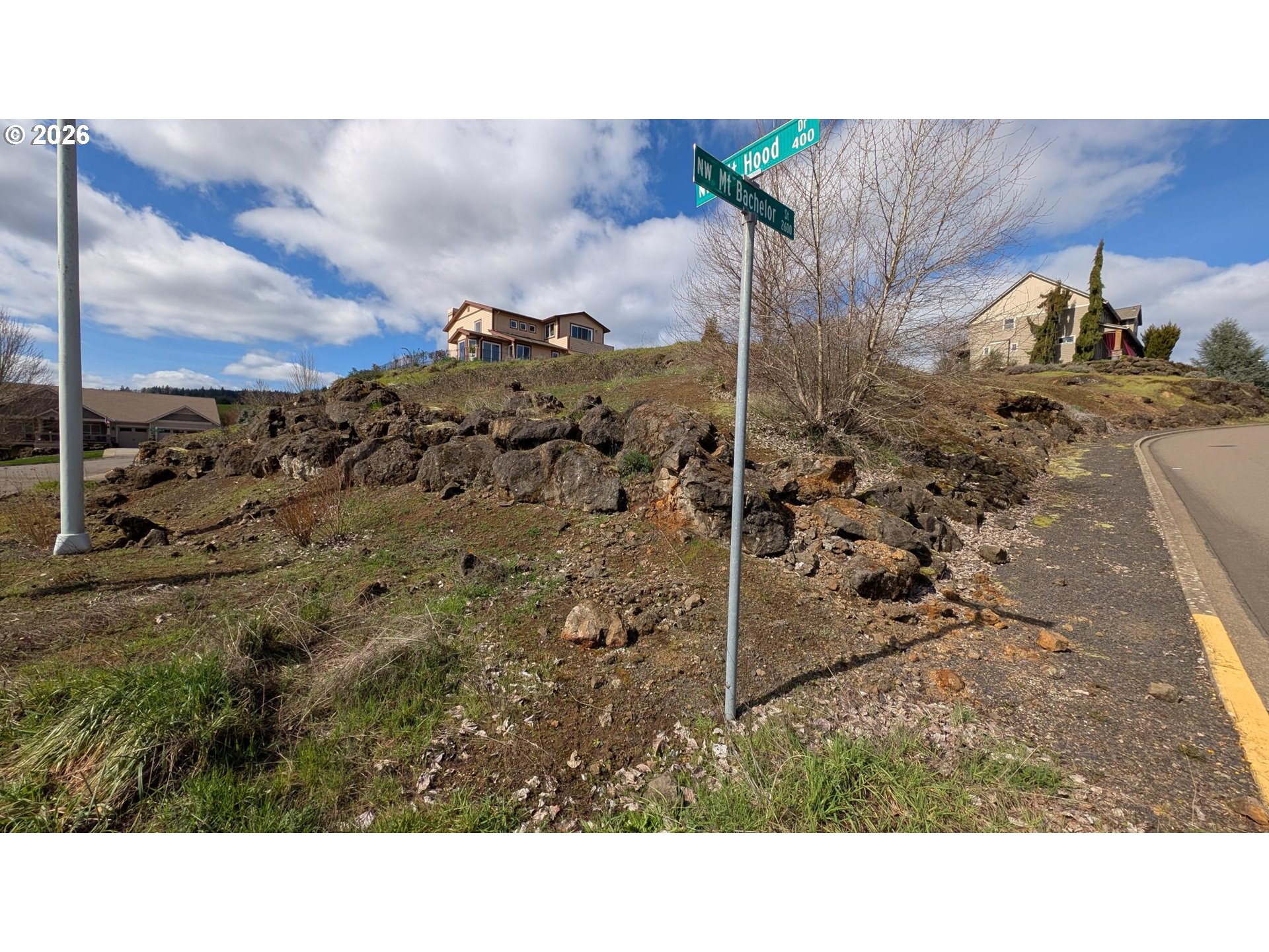 main property photo 16