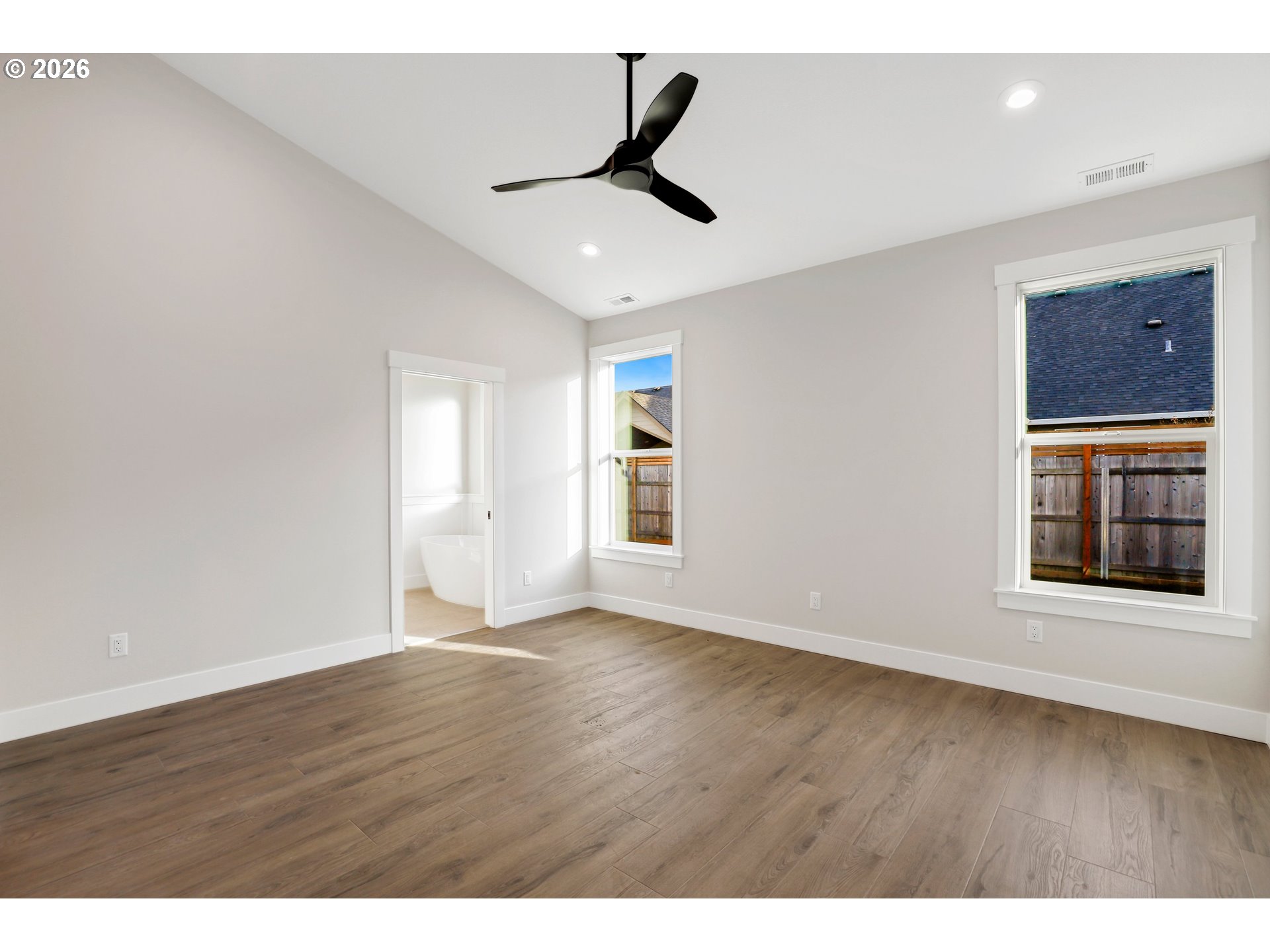 property viewer photo 12