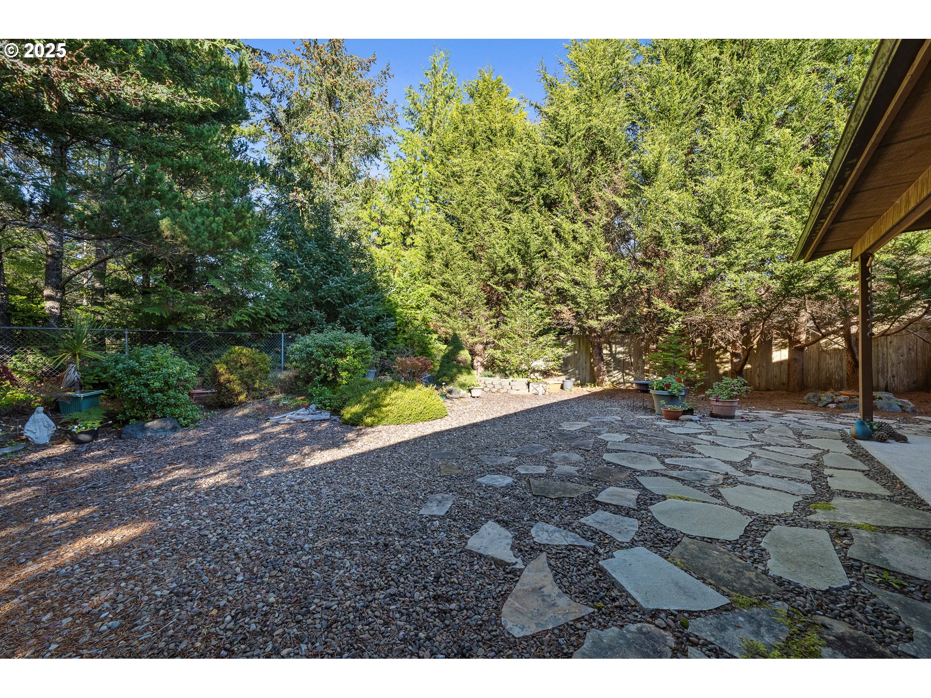 property viewer photo 20