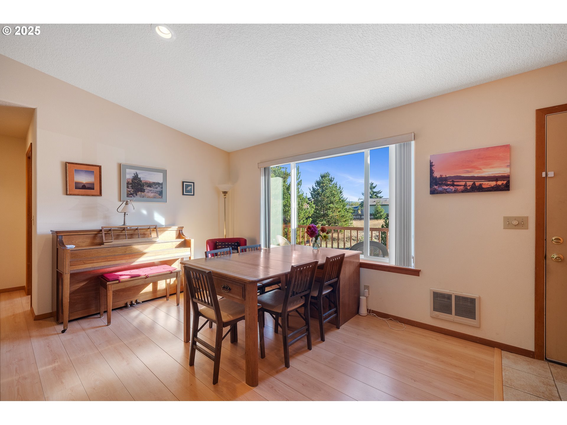 property viewer photo 4