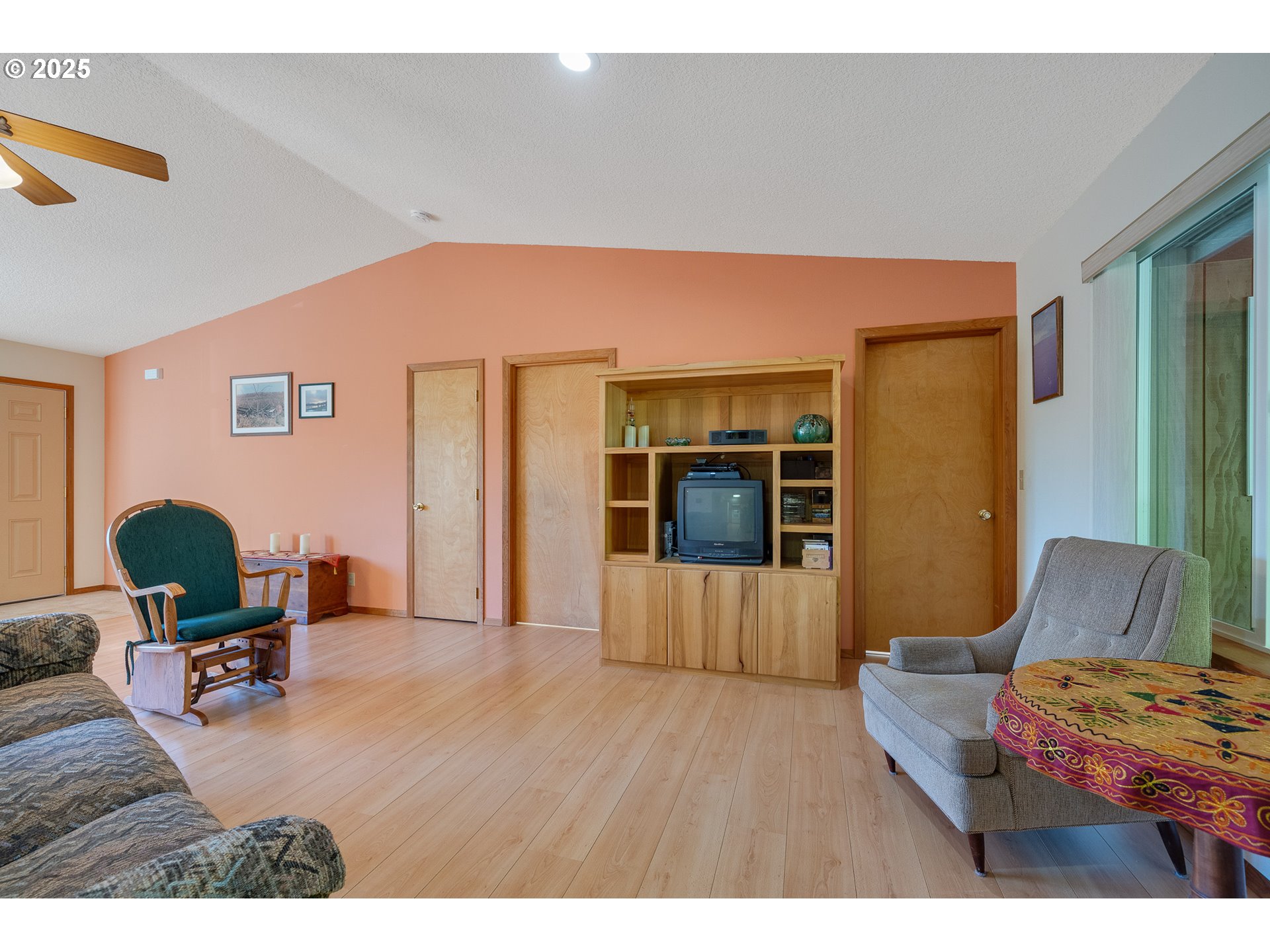 property viewer photo 6