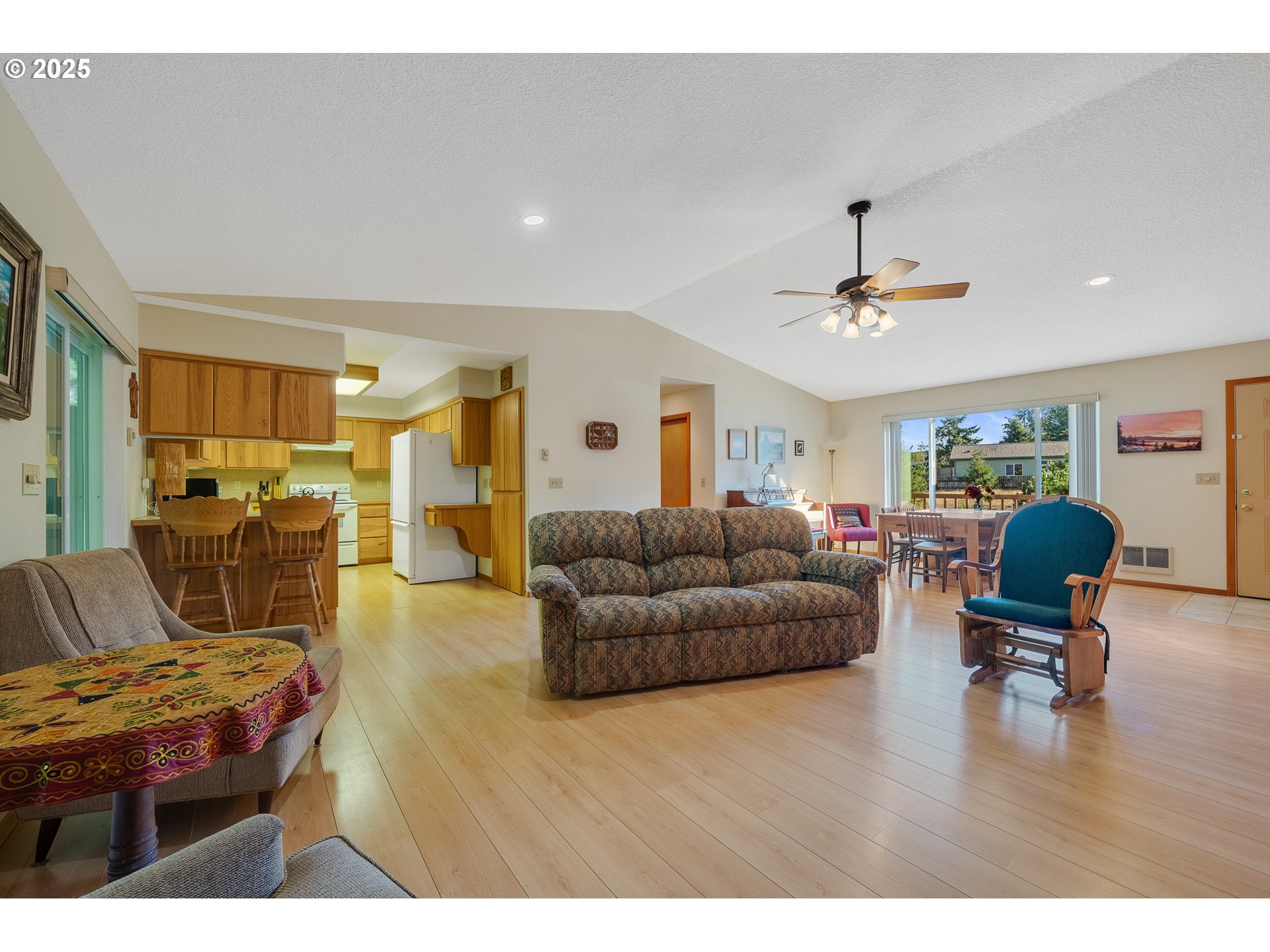property viewer photo 7