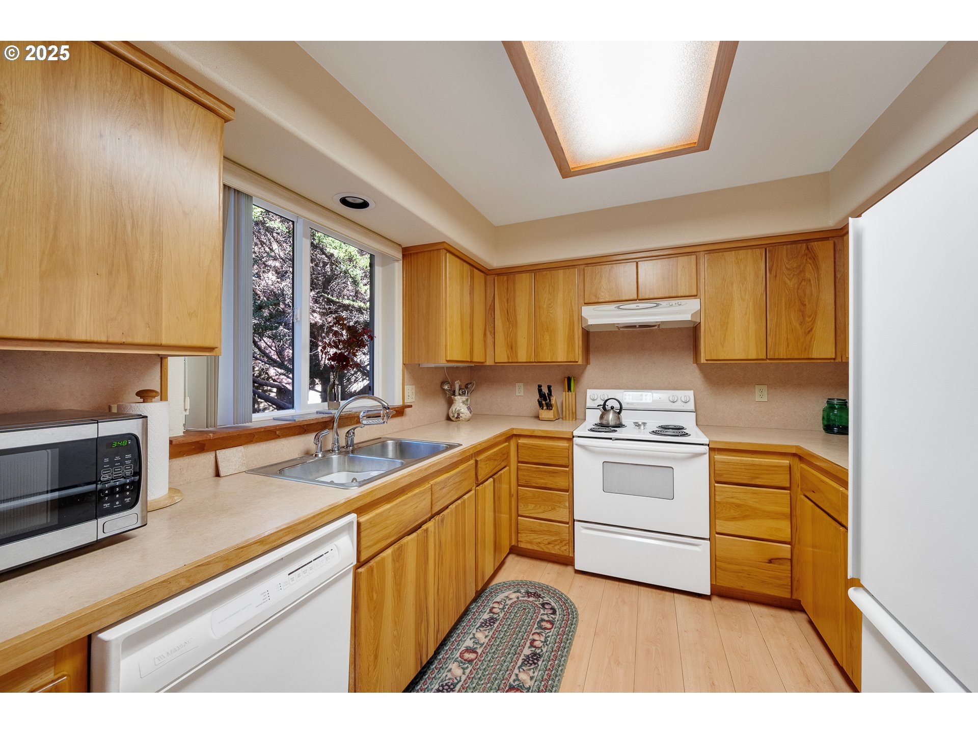 property viewer photo 9