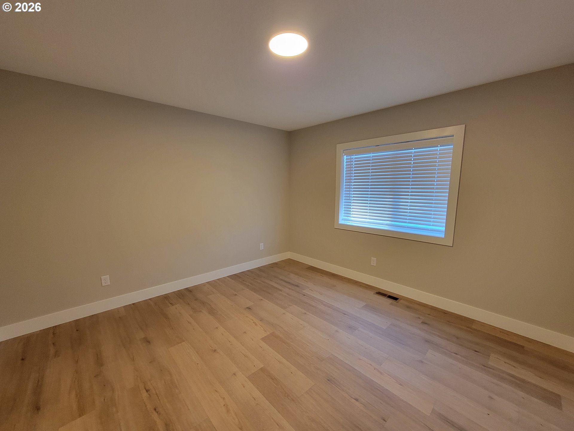 property viewer photo 8