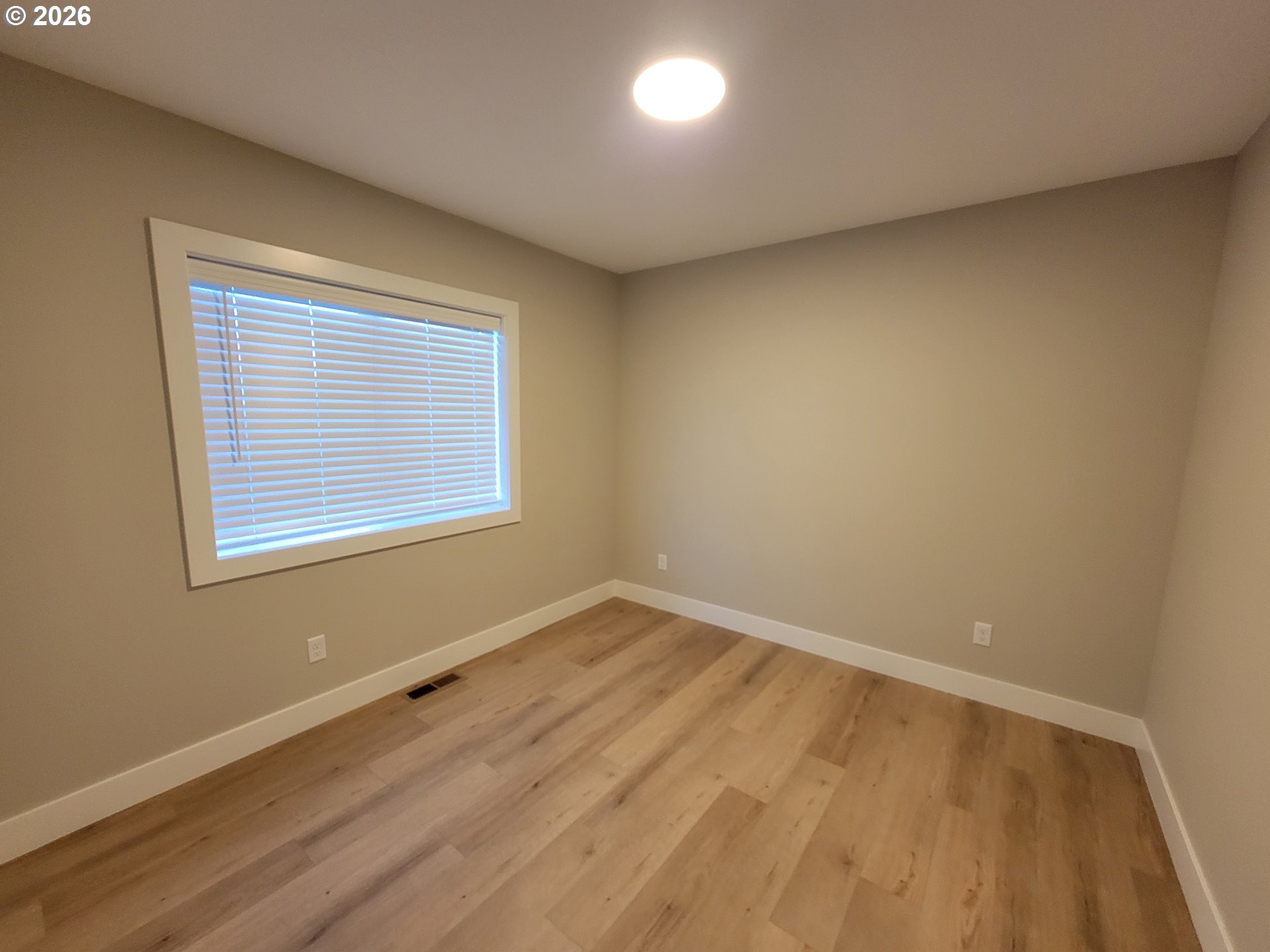 property viewer photo 9