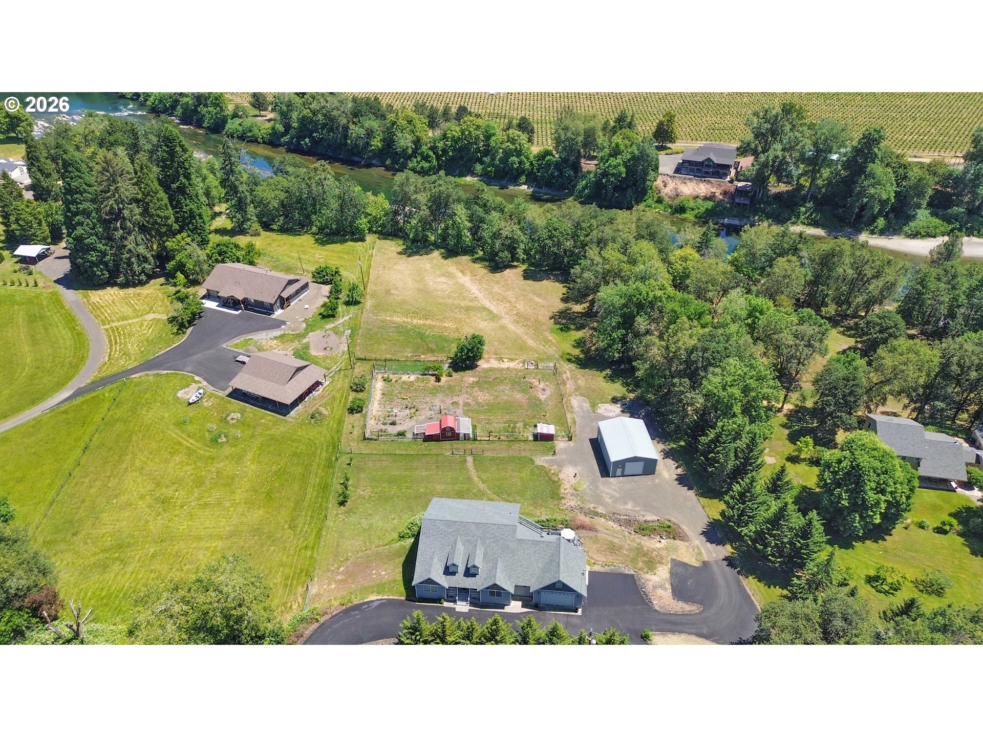 main property photo 4