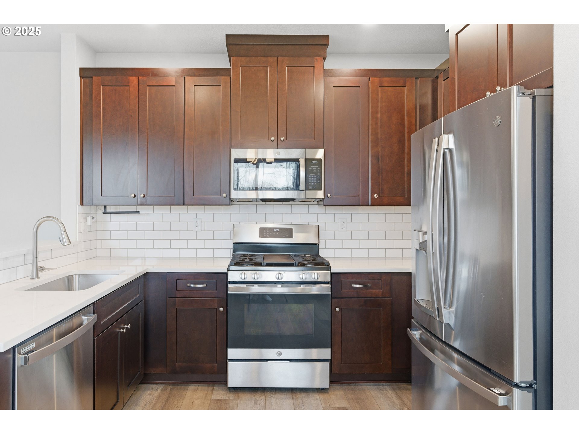 property viewer photo 10