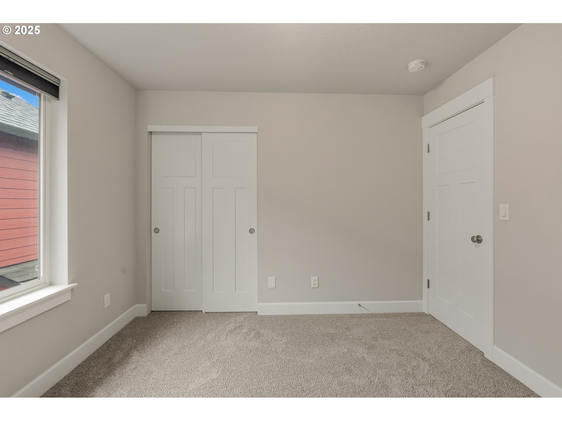 property viewer photo 16