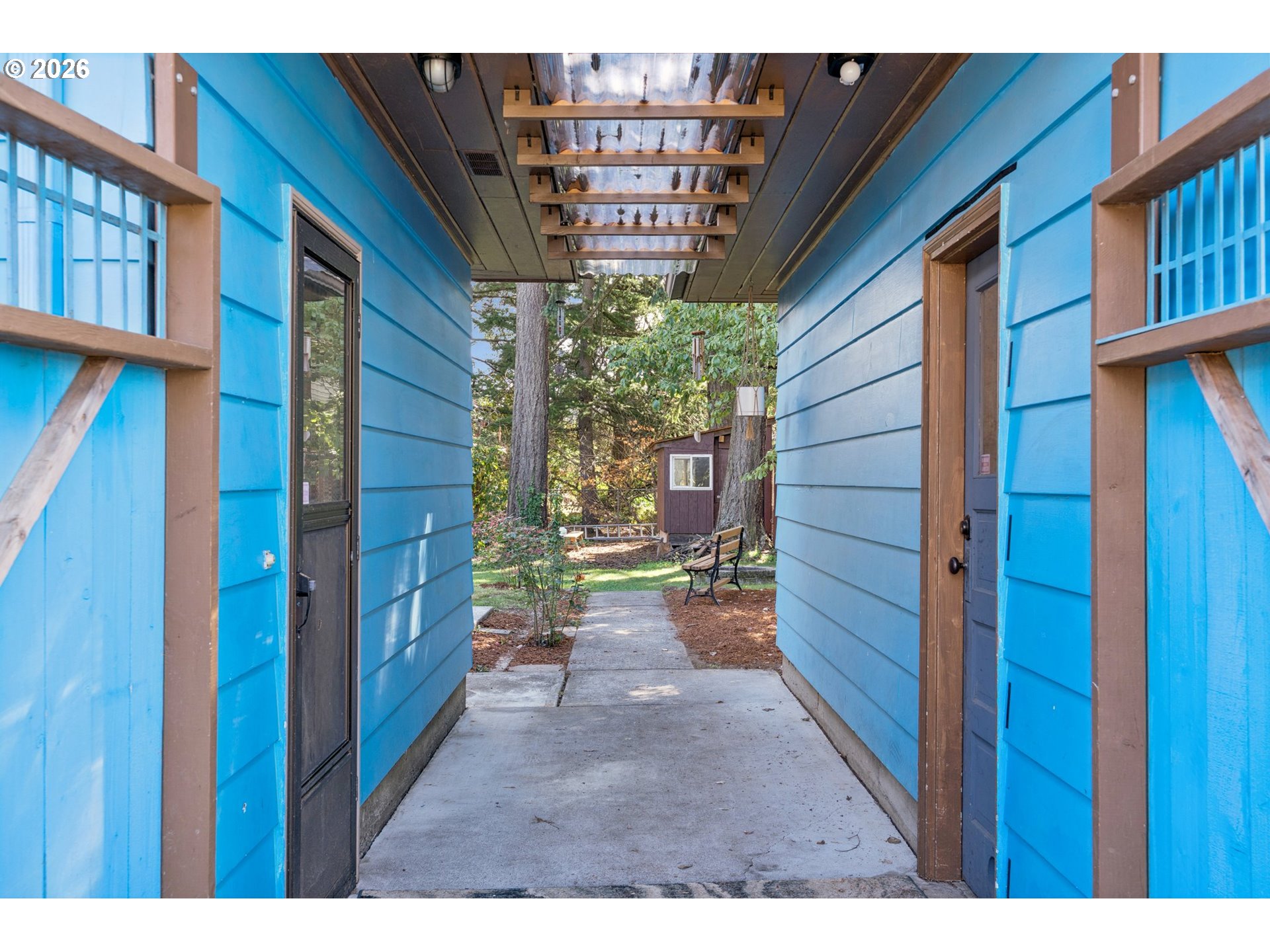 main property photo 28