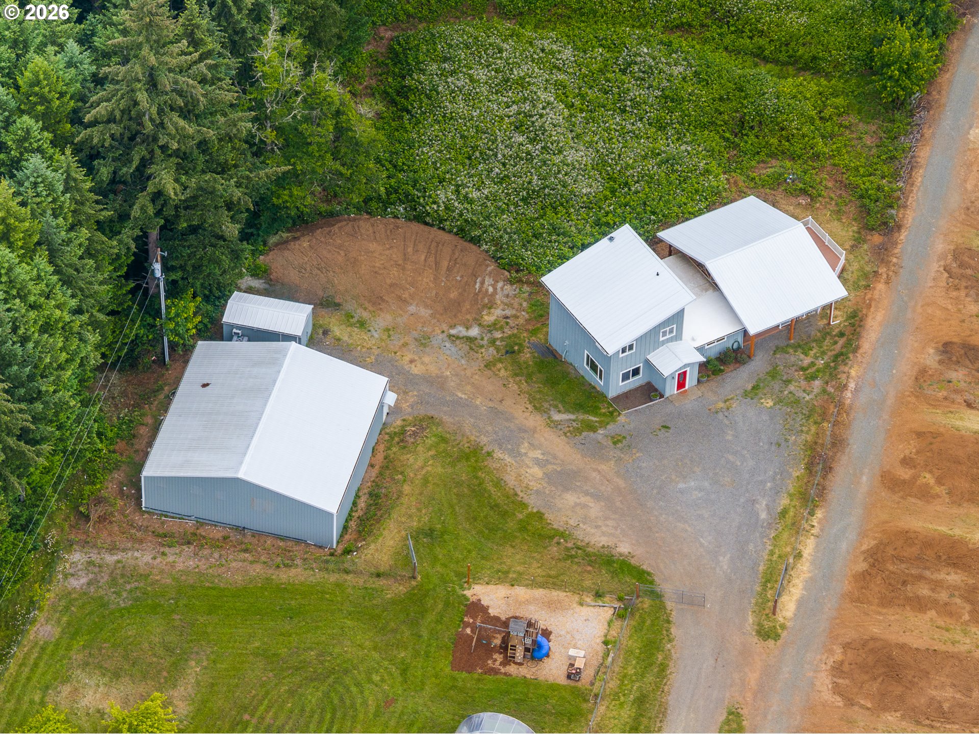 main property photo 41