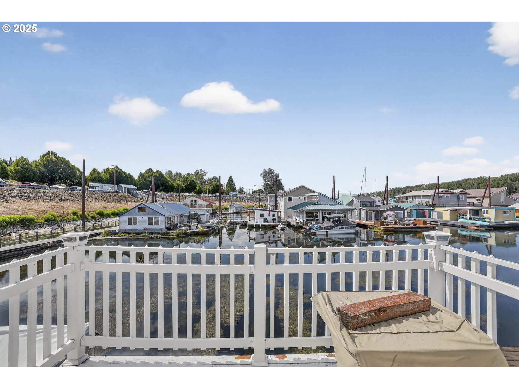 main property photo 25