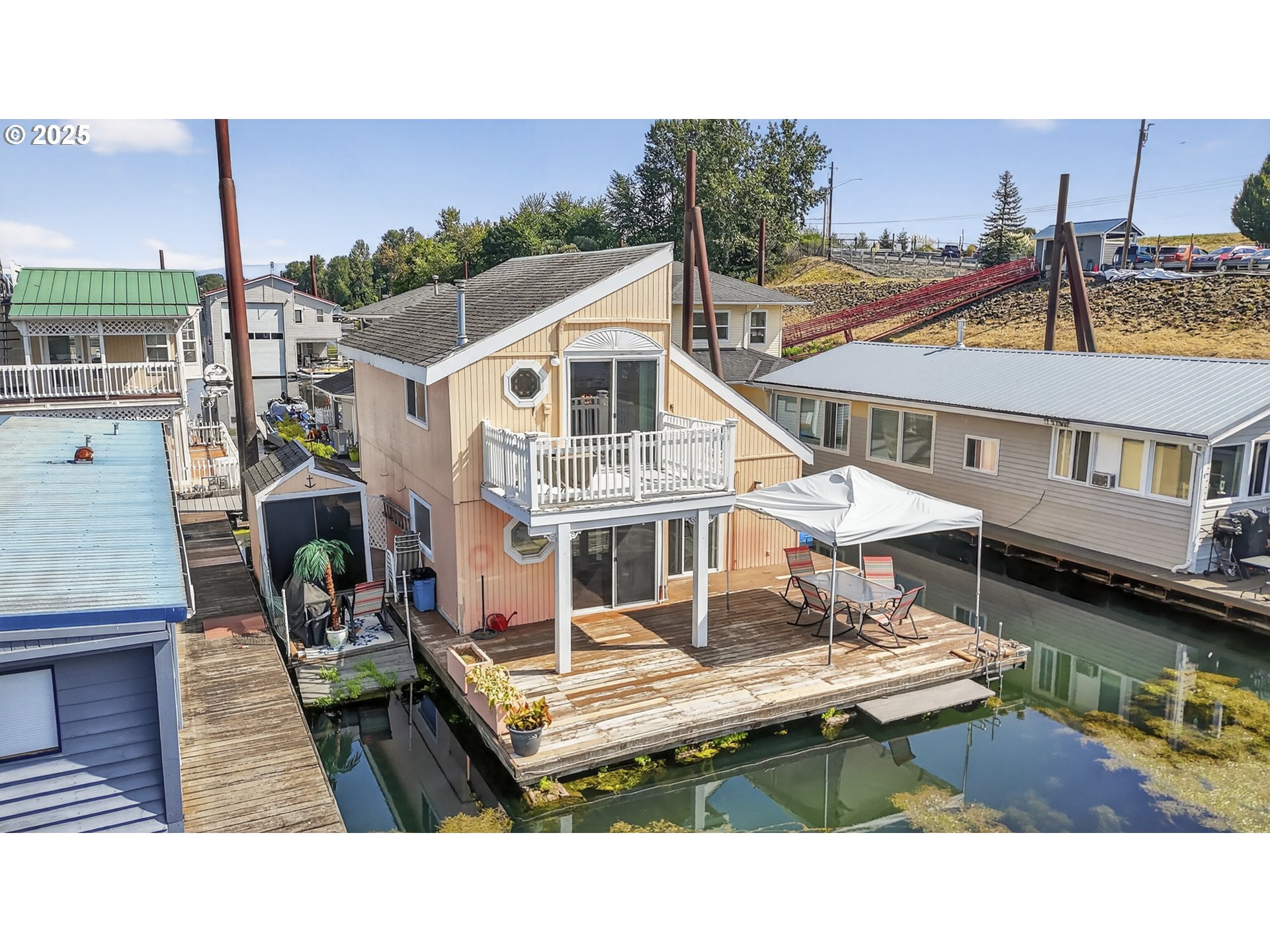 main property photo 28