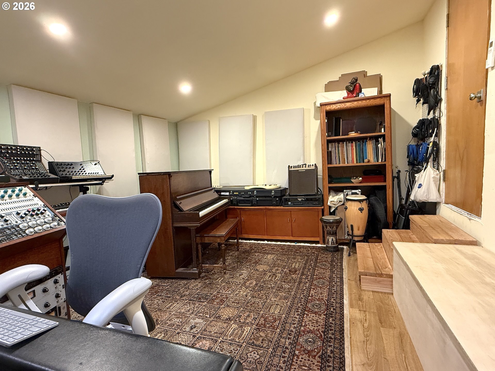 main property photo 26