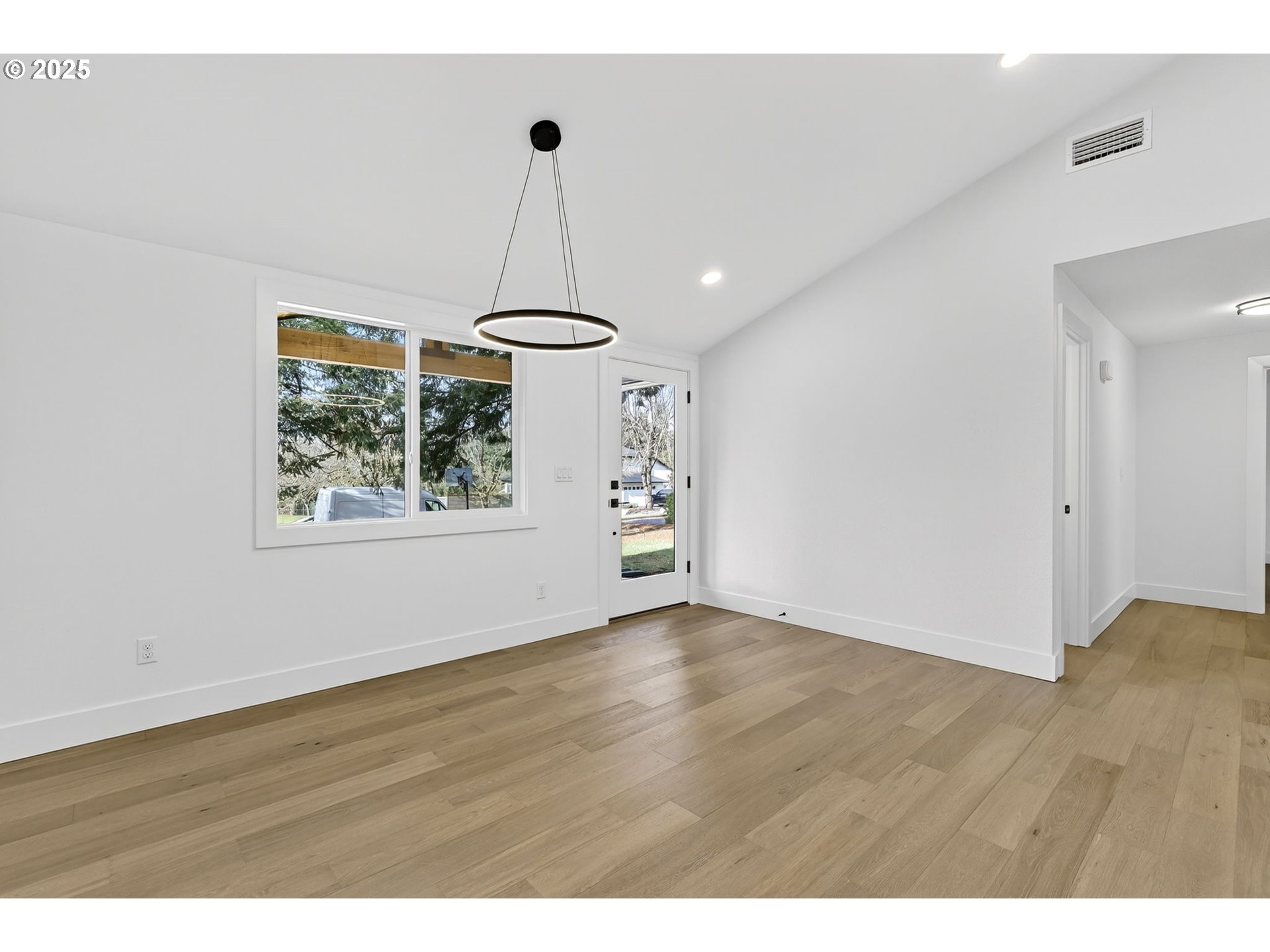property viewer photo 10