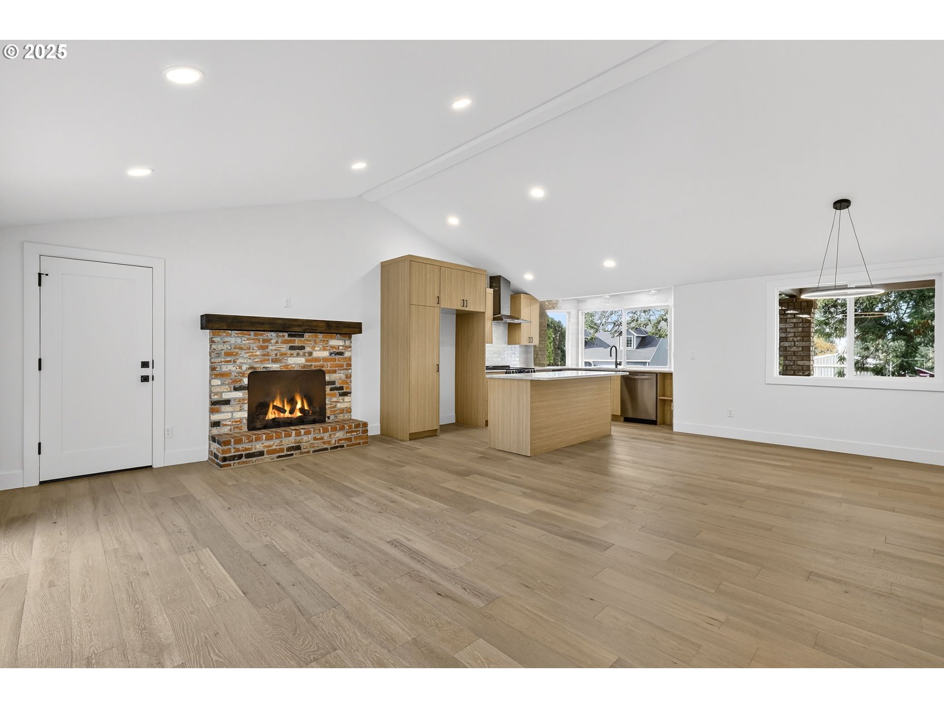 property viewer photo 12