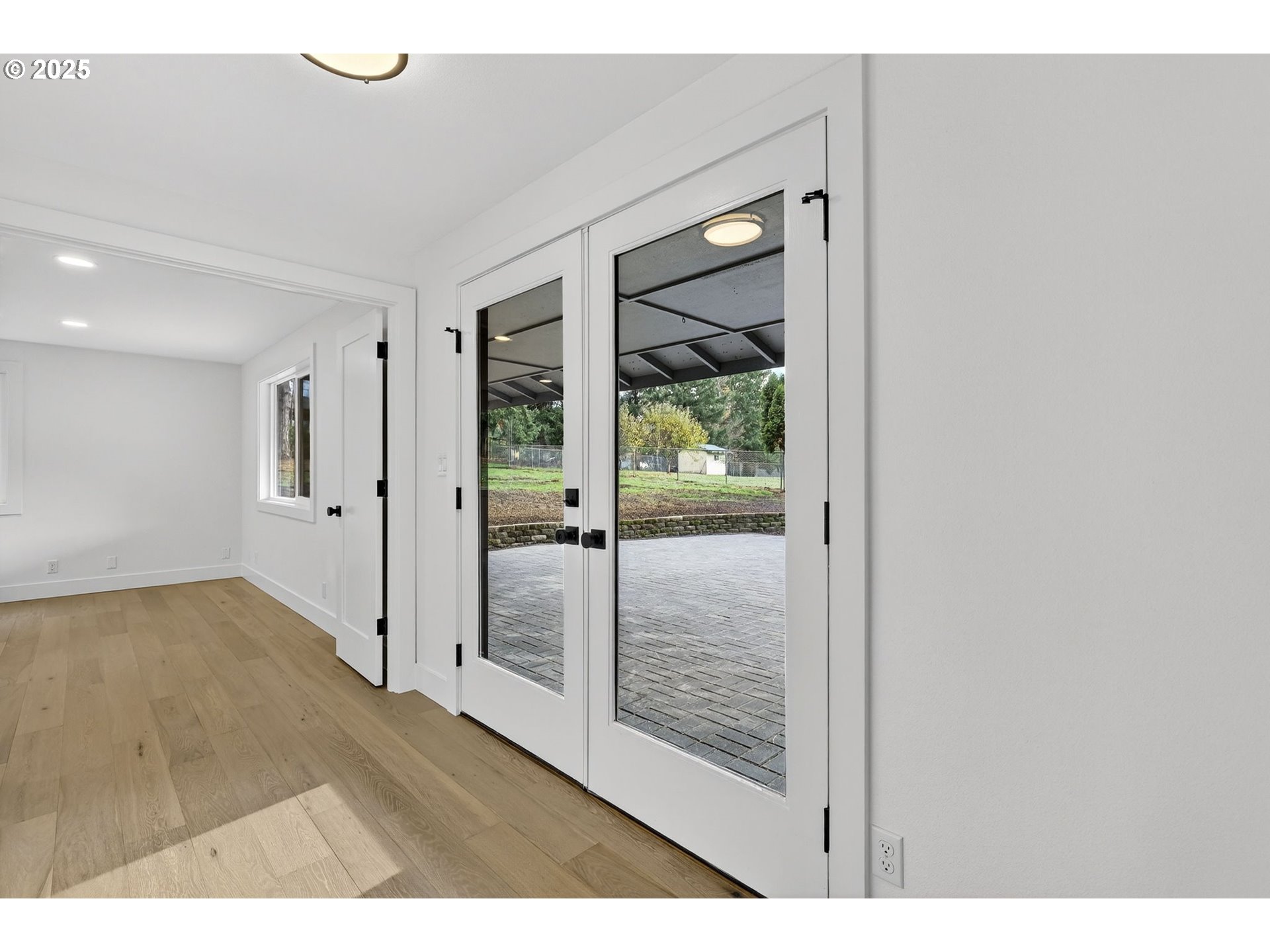 property viewer photo 14