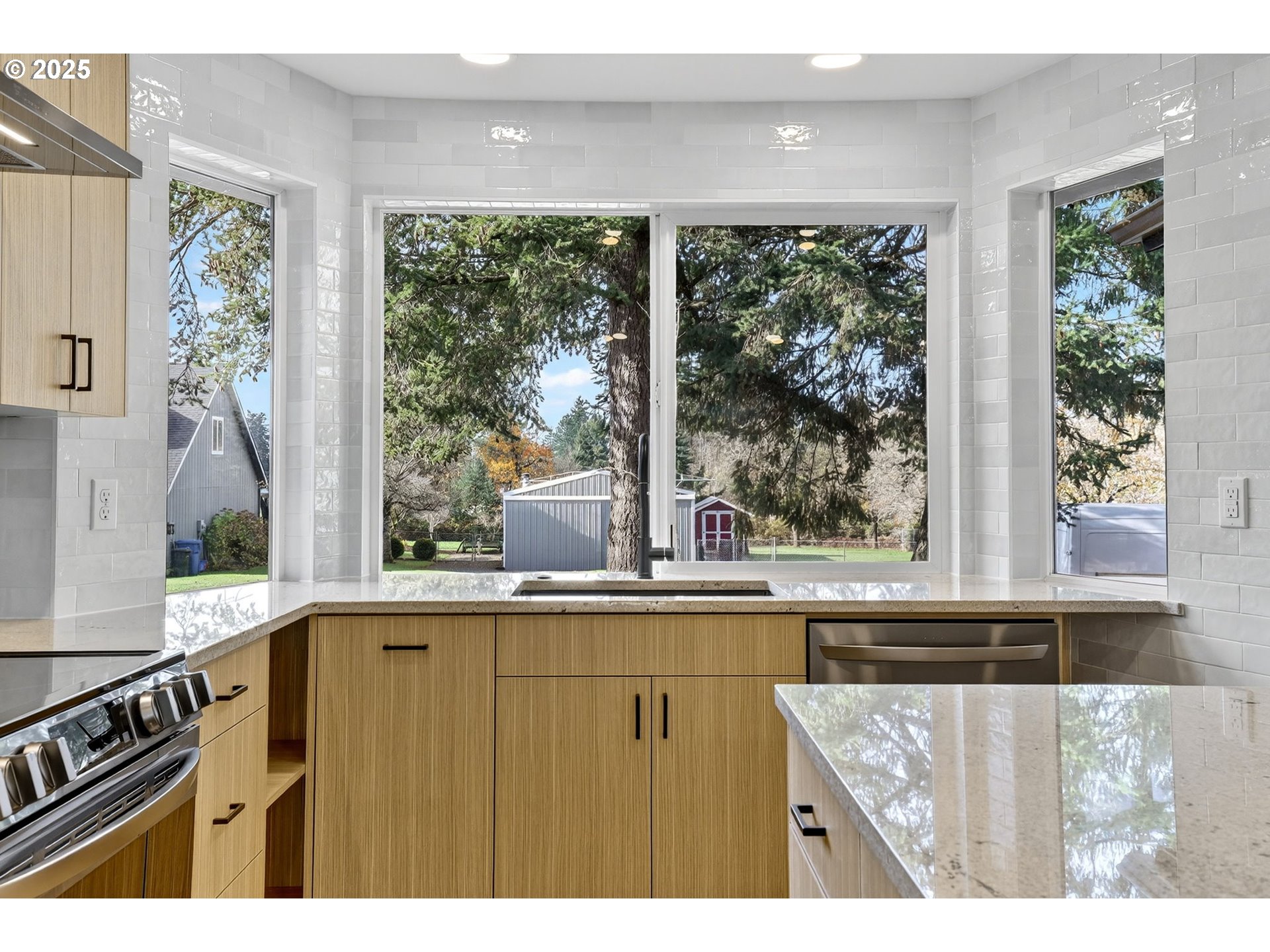 property viewer photo 17