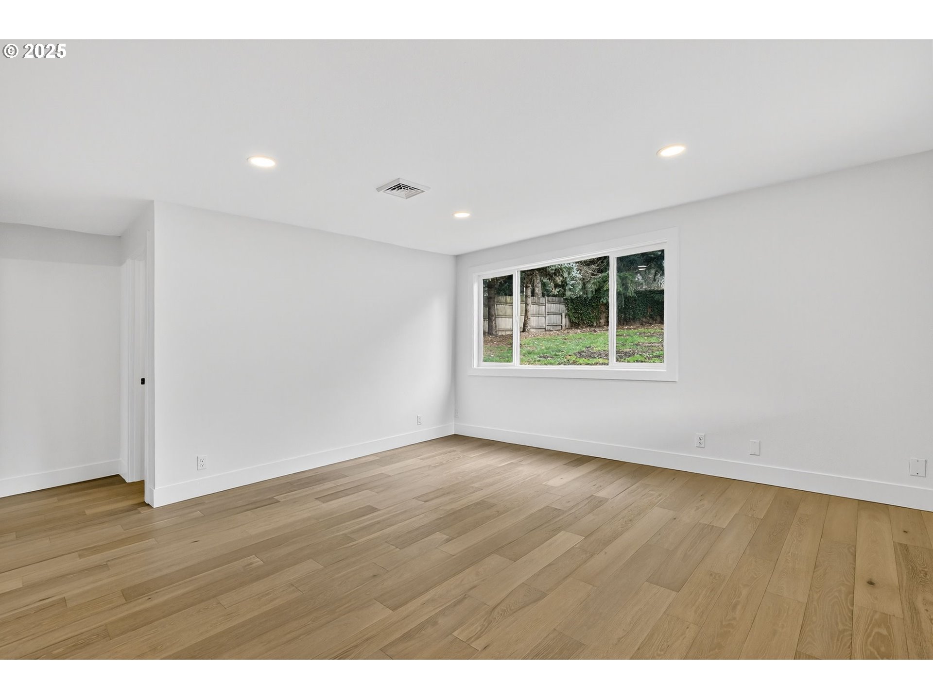 property viewer photo 22