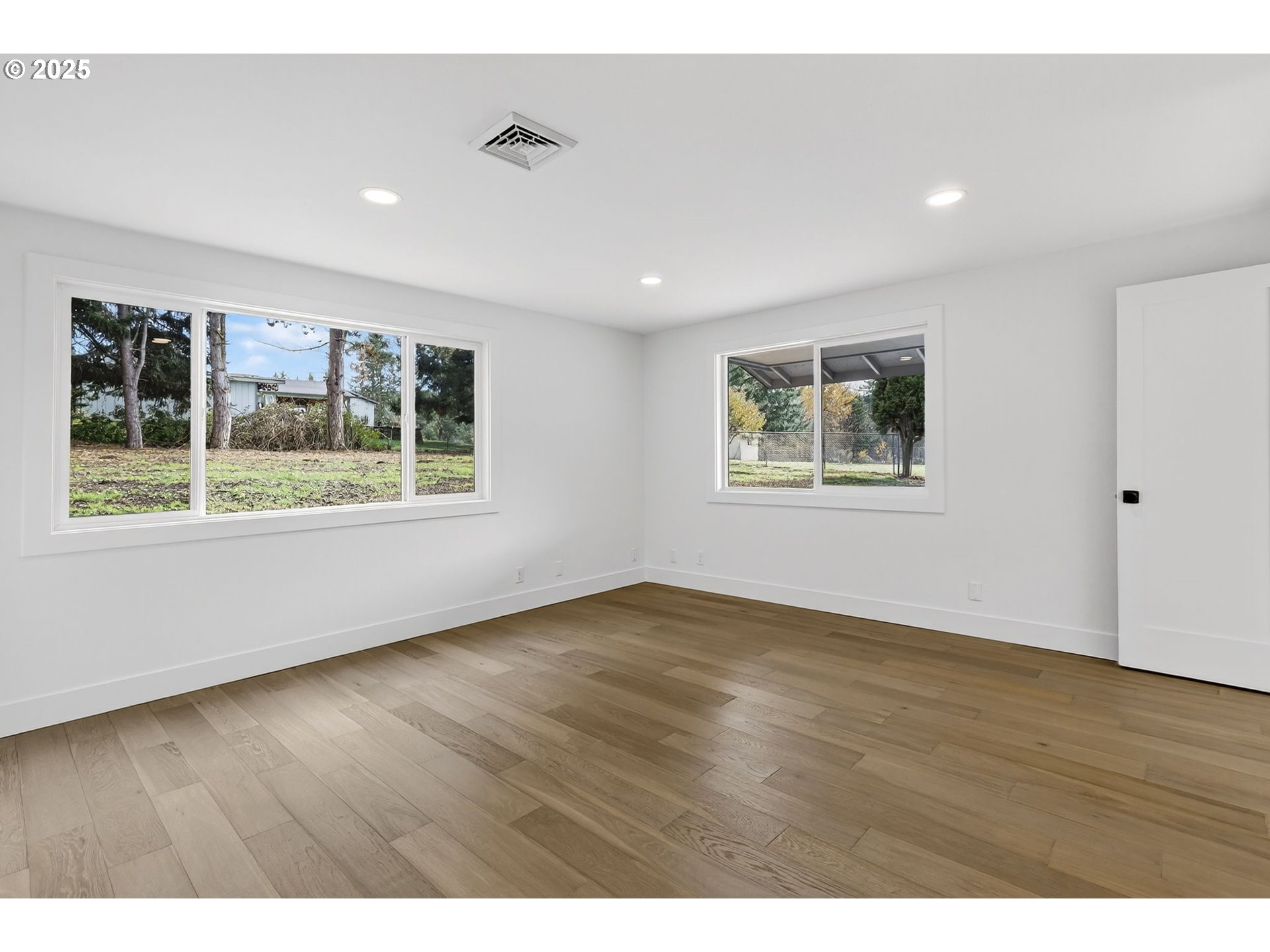 property viewer photo 23