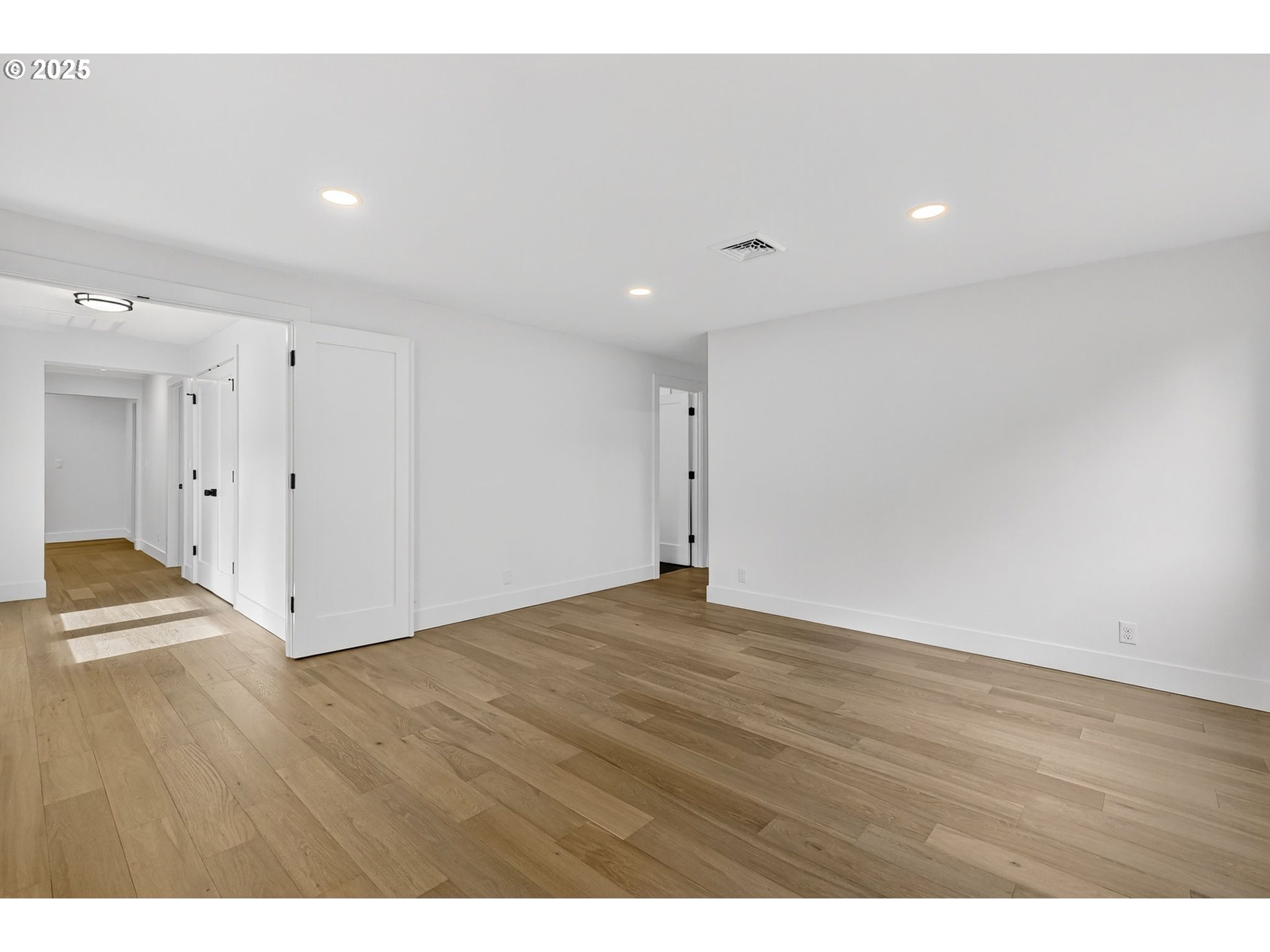 property viewer photo 24