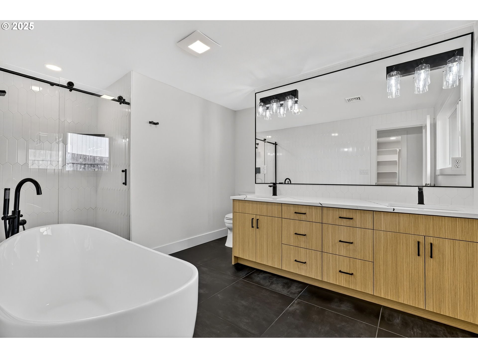 property viewer photo 25