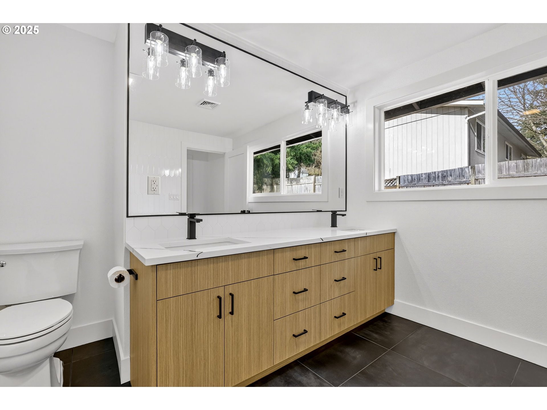 property viewer photo 26