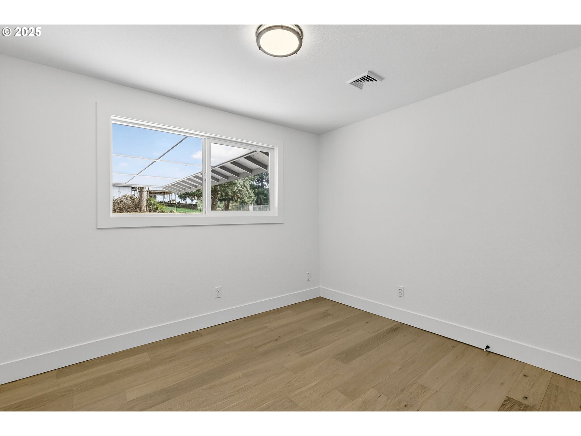 property viewer photo 29