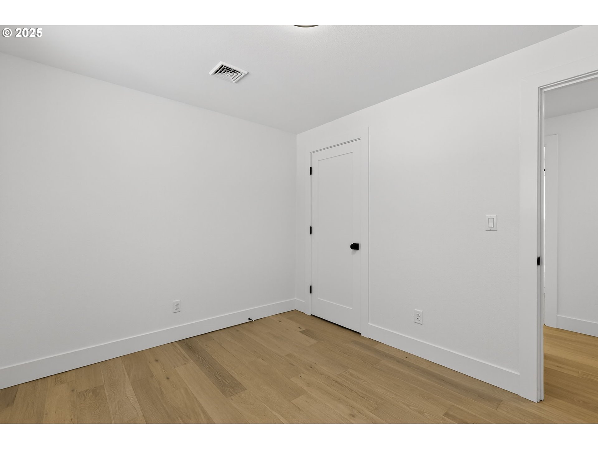 property viewer photo 30